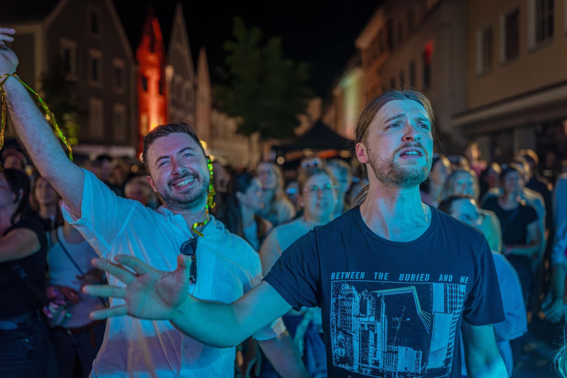 Amberg feiert Altstadtfest und macht die Nacht zum Tag. (Bild: Michael Golinski)