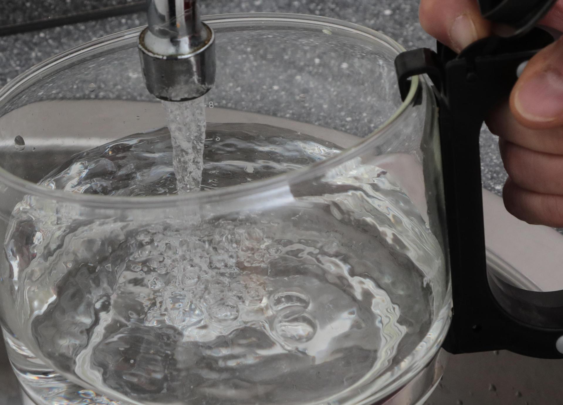 Wegen der Reparatur eines Rohrbruchs wird in Köfering am Dienstag, 20. Januar, die Wasserversorgung unterbrochen. (Archivbild: Wolfgang Steinbacher)