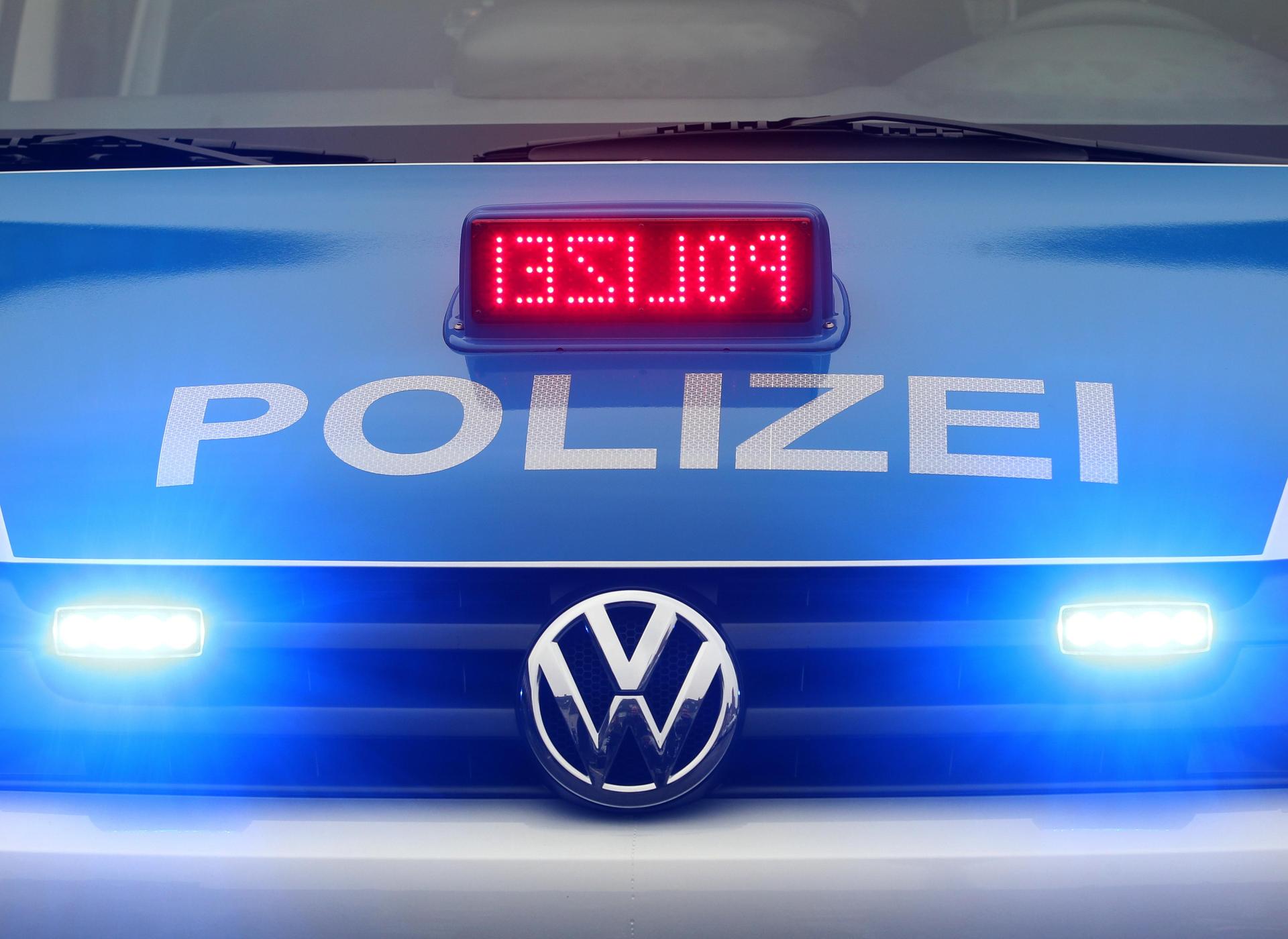 Wer kann sagen, was am Montag in der Hammergutstraße in Haselmühl passiert ist?  (Symbolbild: Roland Weihrauch)