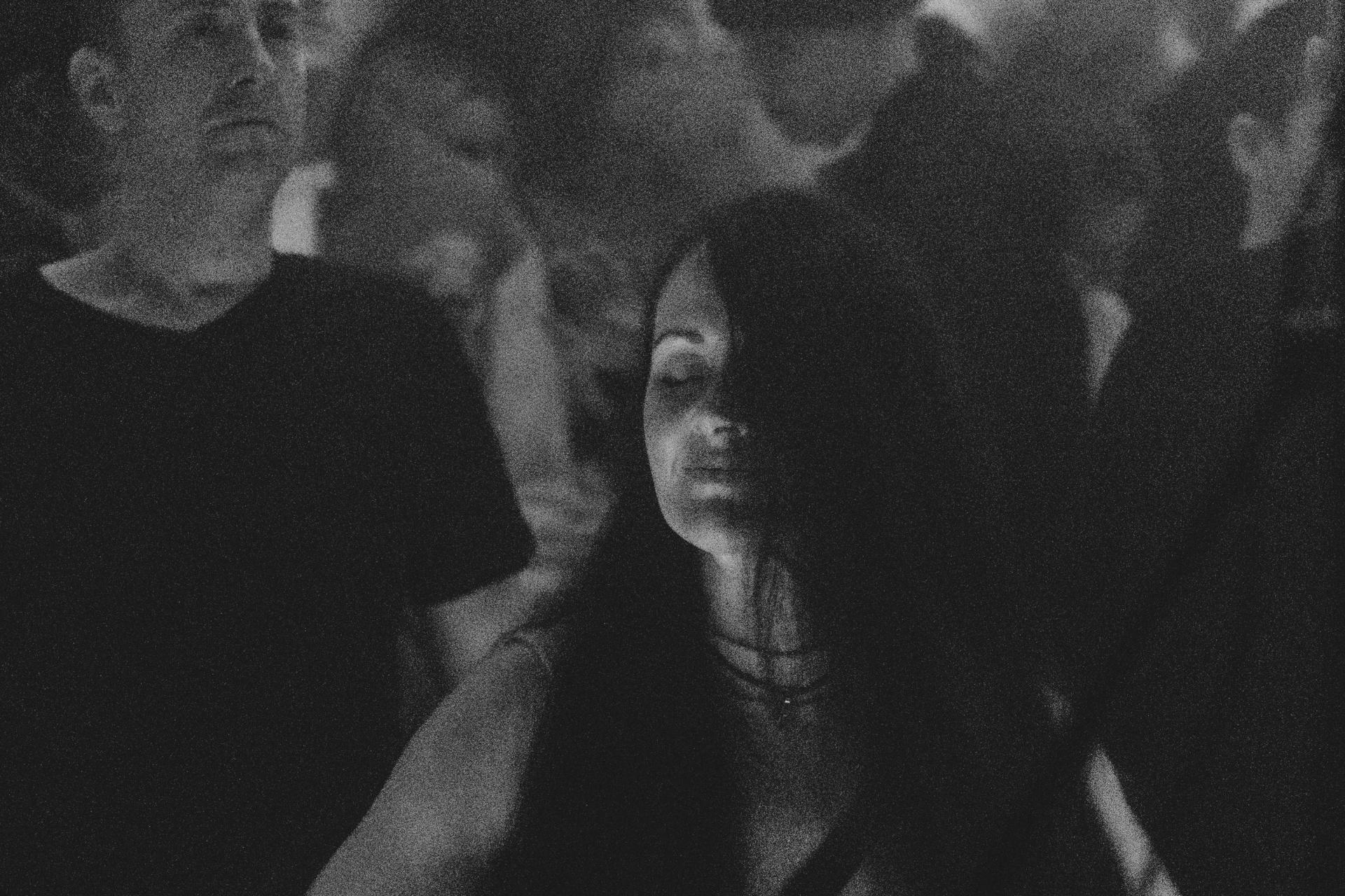 Frau Fenk im Trio.  (Bild: Lolografie)