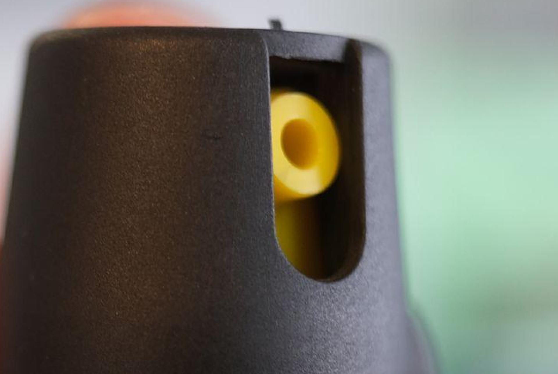 Einen Pfefferspray-Einsatz meldet die Polizei von der Kirwa in Pfreimd.<br> (Symbolbild: Bernd Weißbrod/dpa)