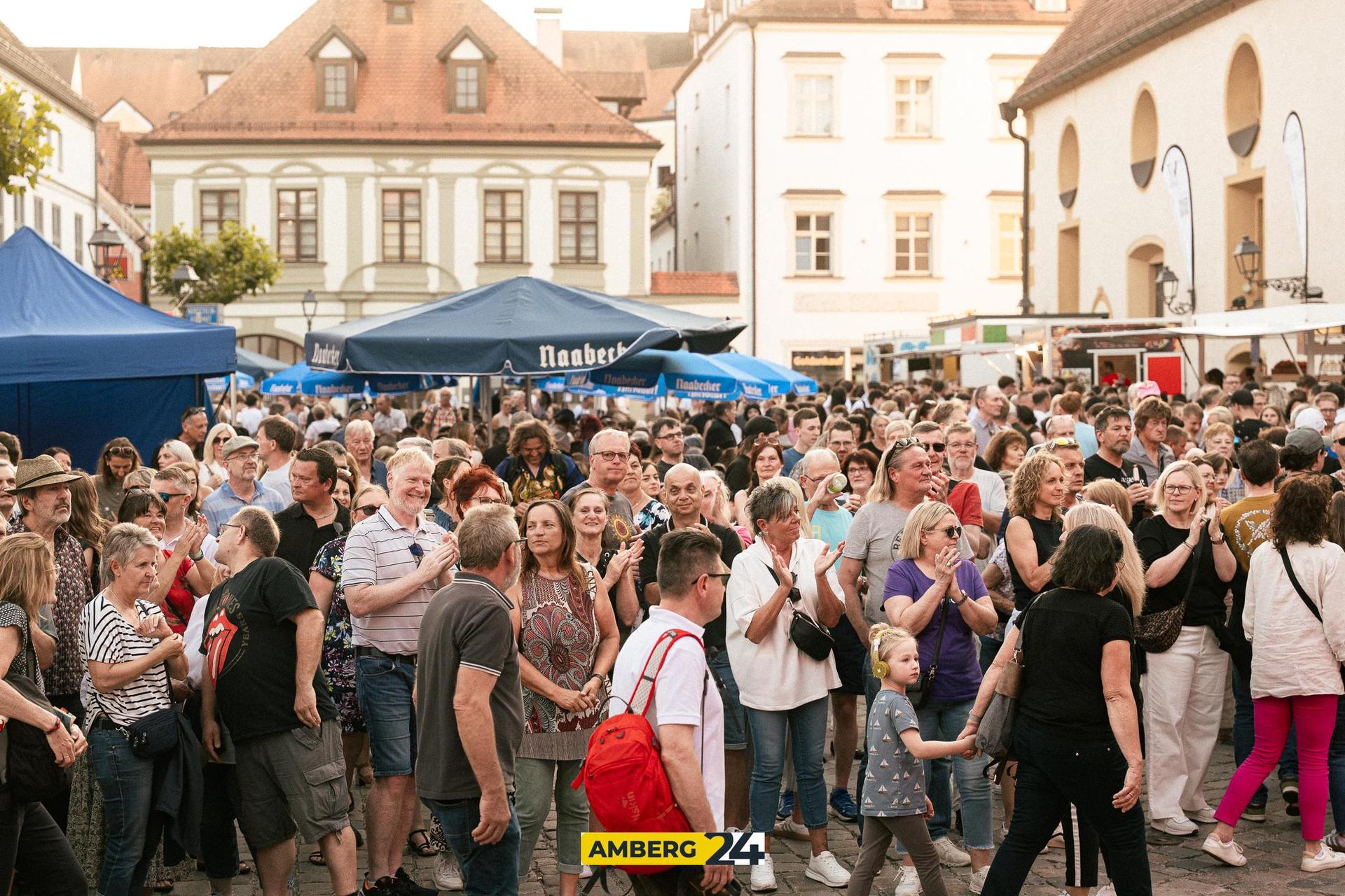 Altstadtfest + Schrannenplatz = Party!!! (Bild: David Mueller)