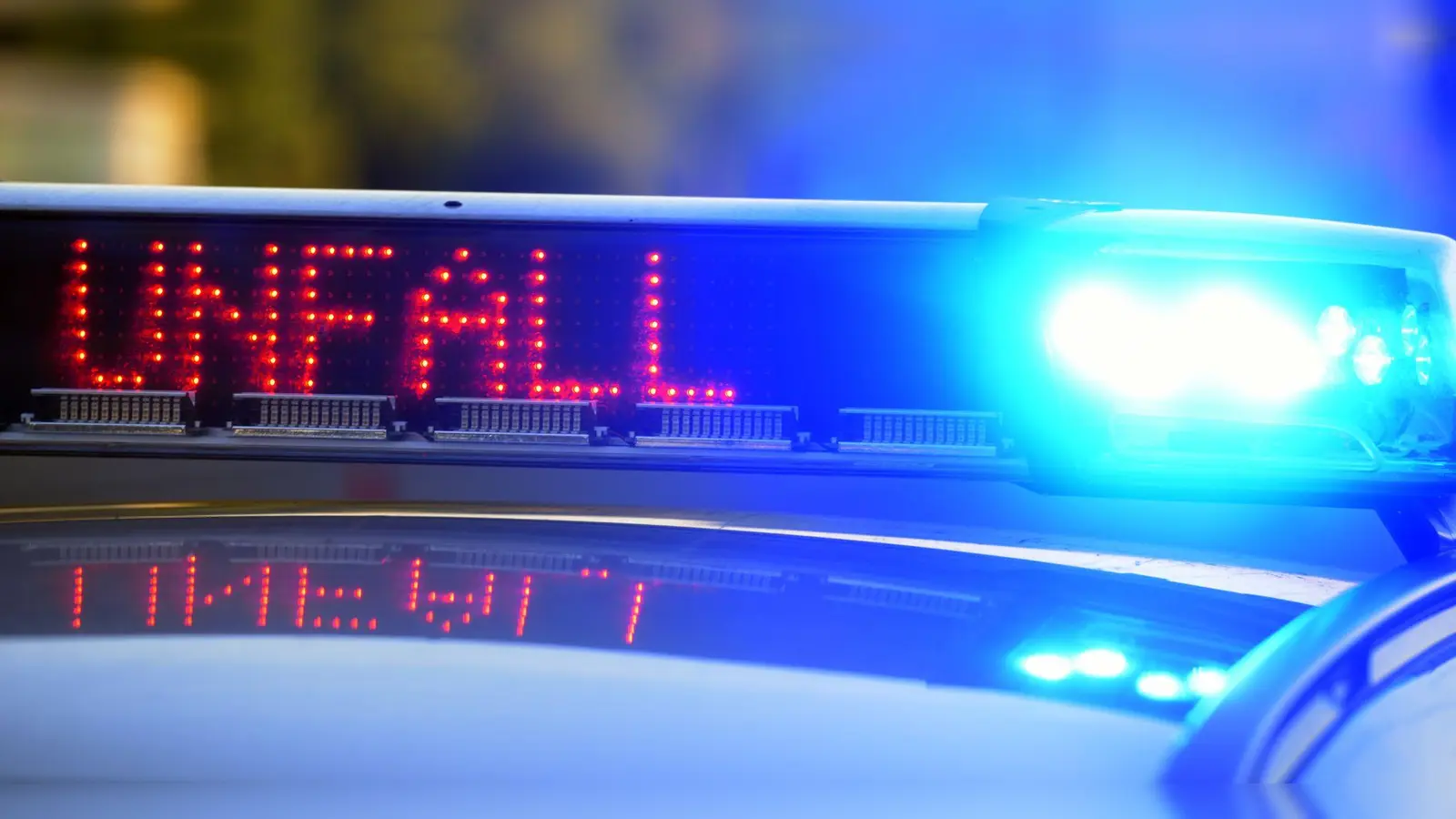 Die A3 zwischen Laaber und Nittendorf ist nach einem Unfall gesperrt.  (Symbolbild: Stefan Puchner/dpa)
