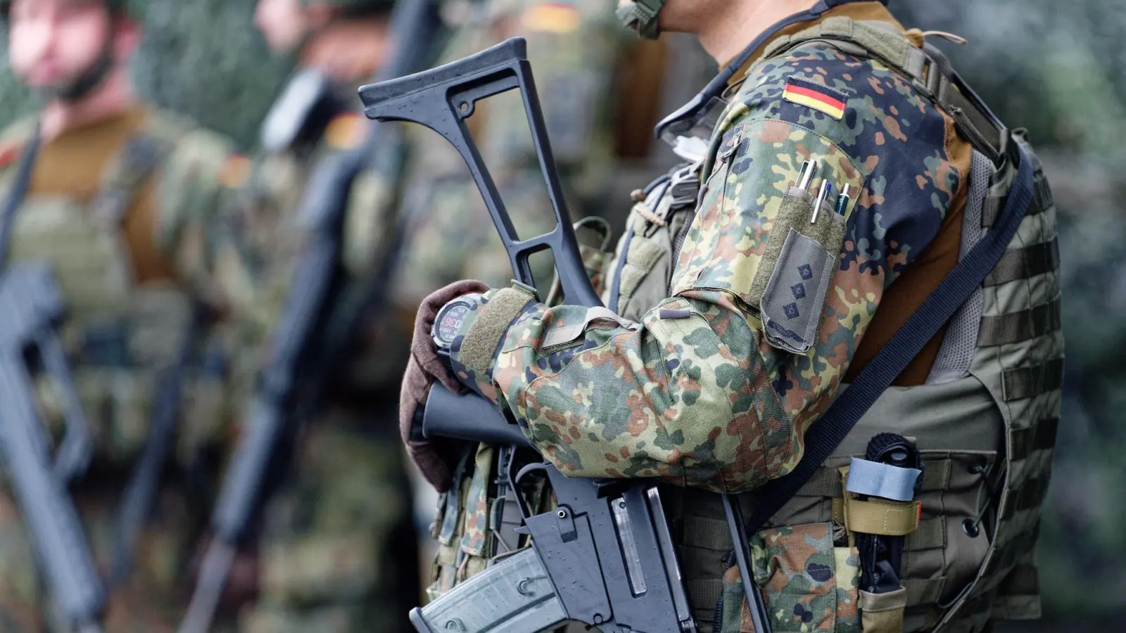 Die Einstellungs-Zahlen bei der Bundeswehr steigen. (Archivbild: Henning Kaiser/dpa)