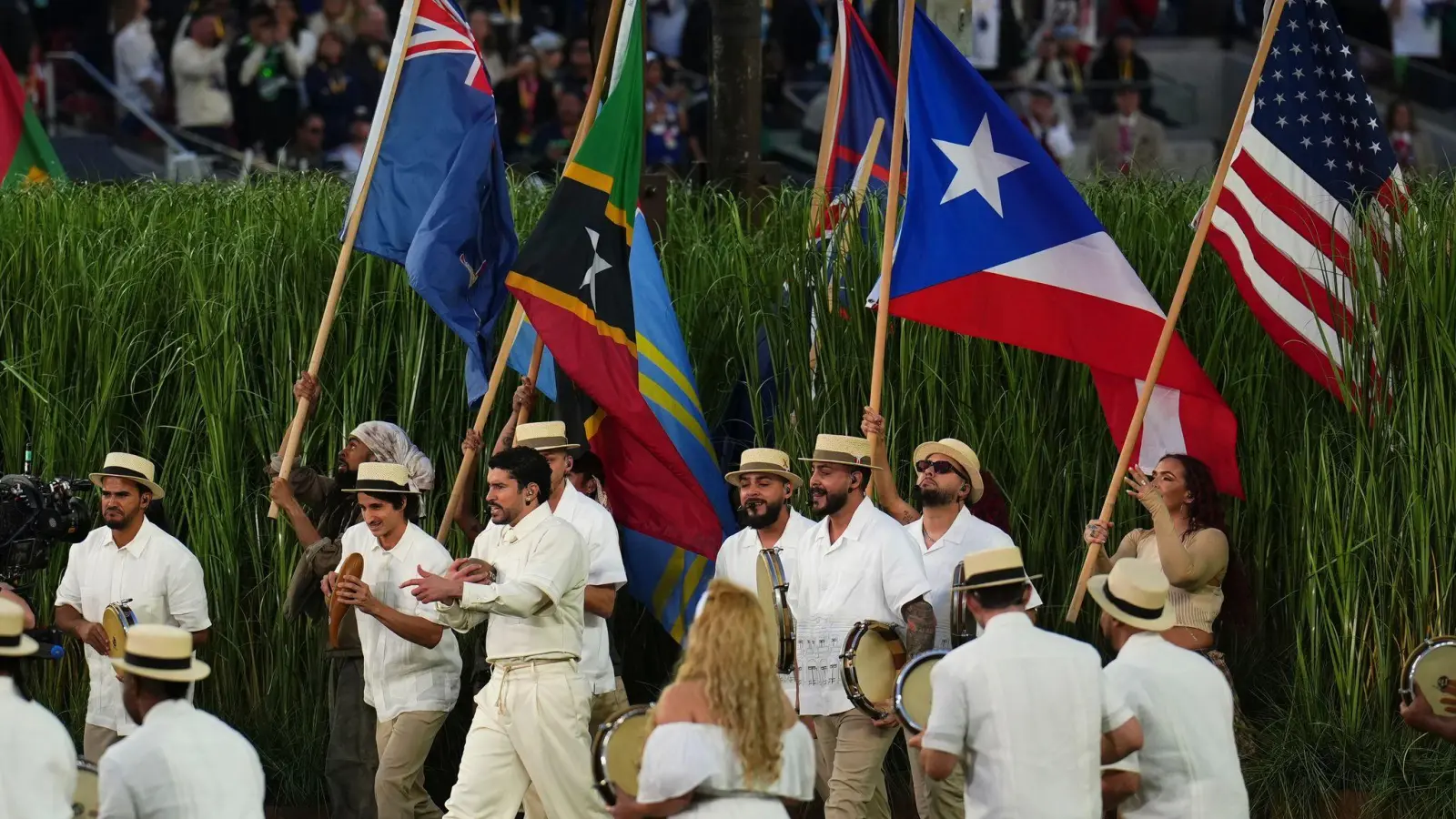 Bad Bunny setzte eine politische Botschaft.  (Bild: Godofredo A. Vásquez/AP/dpa)