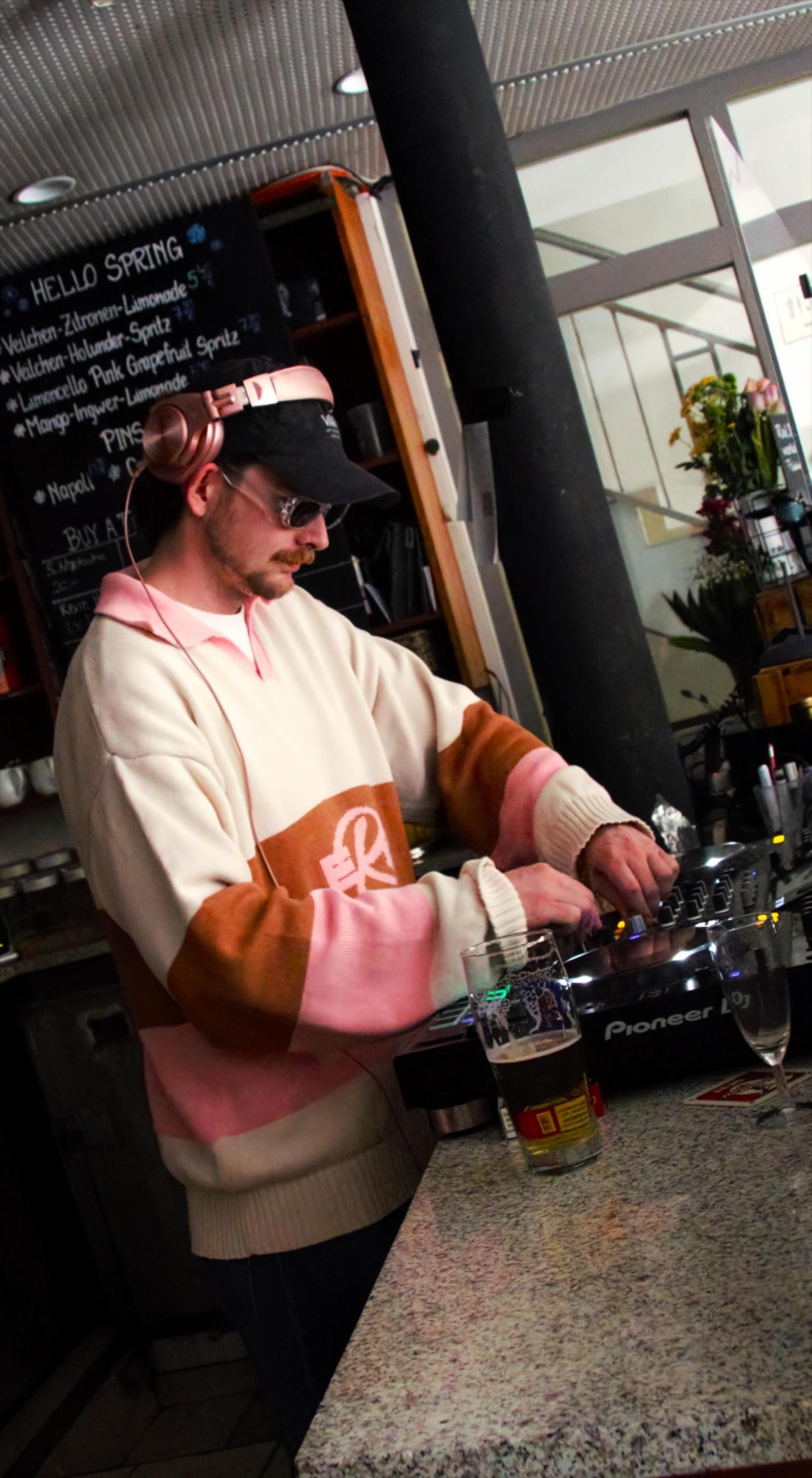 Im warmen Sonnenschein war das Daydrinking im Colomba Entspannung pur. (Bild: Marlin Nixdorf)