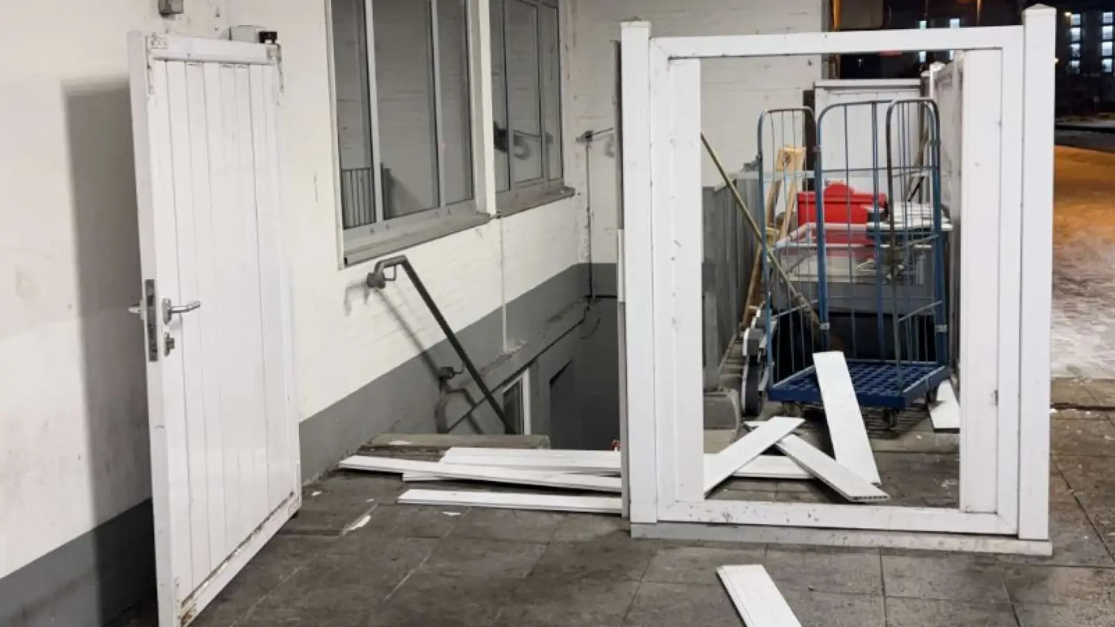 Am Montag kam es im Bereich der Kaiser-Ludwig-Ring Straße in Amberg zu einer Sachbeschädigung durch mehrere Jugendliche.  (Symbolbild: Polizeiinspektion Amberg)