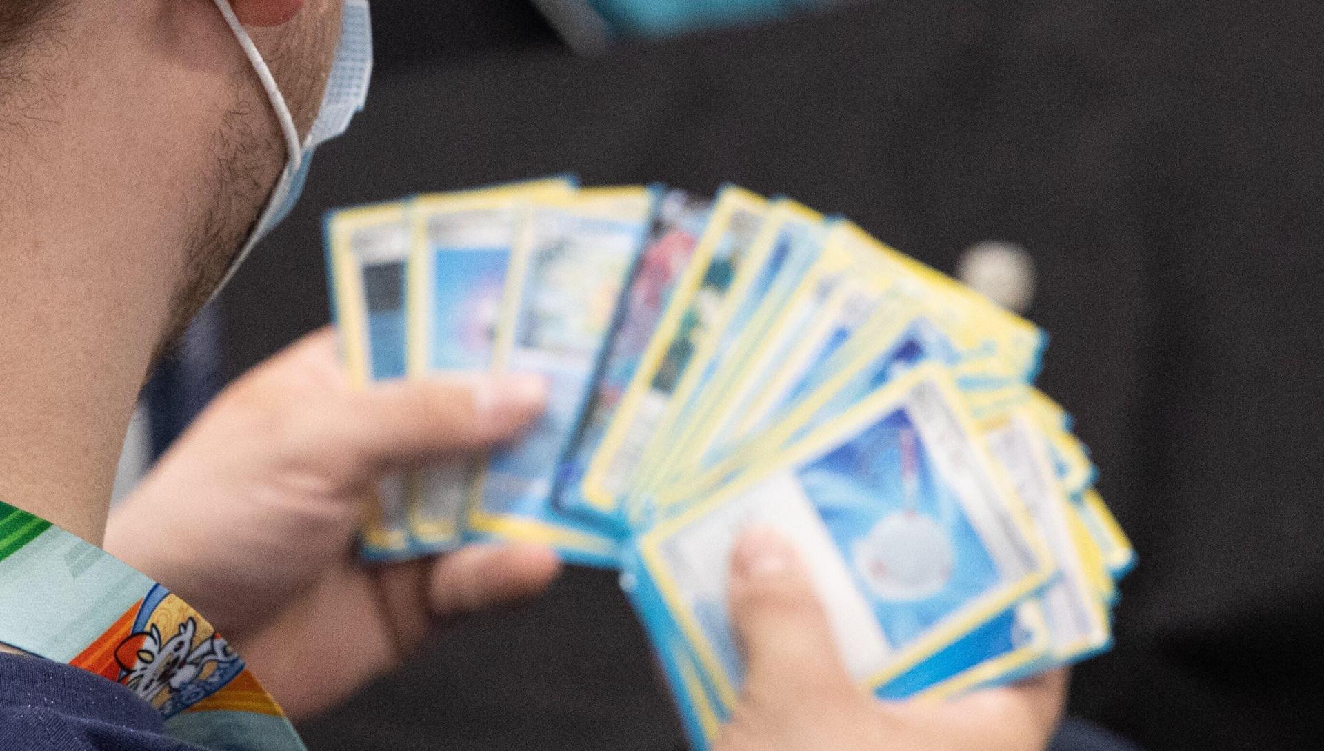 Ein Dieb hatte es in Amberg auf Pokémon-Sammelkarten abgesehen. (Archivbild: Hannes P. Albert)