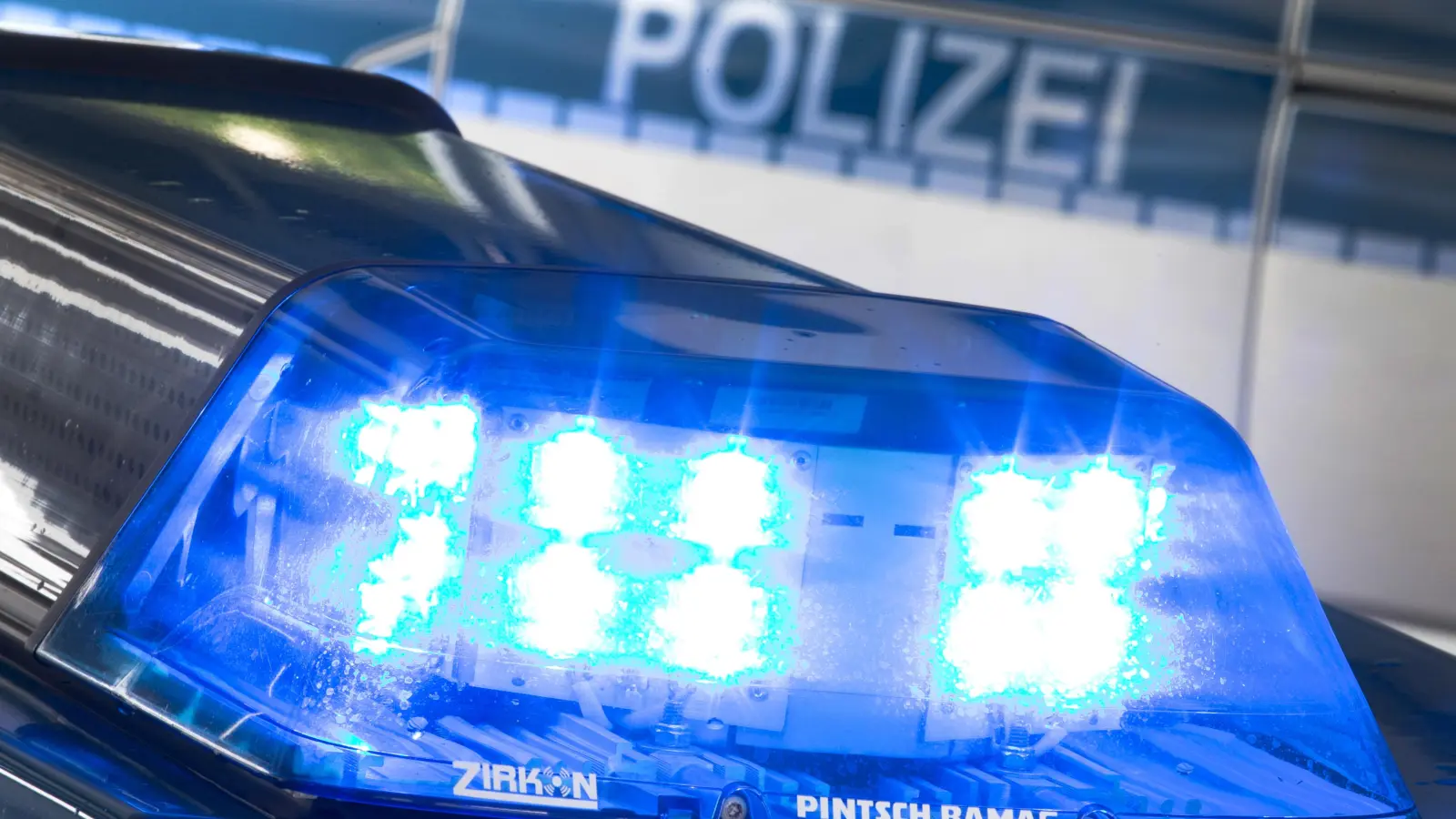 Die Polizei ermittelt nach einem Vorfall am Brückelsee wegen Körperverletzung, Beleidigung, Verletzung der Vertraulichkeit des Wortes und des Intimbereiches durch Bildaufnahmen gegen einen Unbekannten. (Symbolbild: Friso Gentsch)