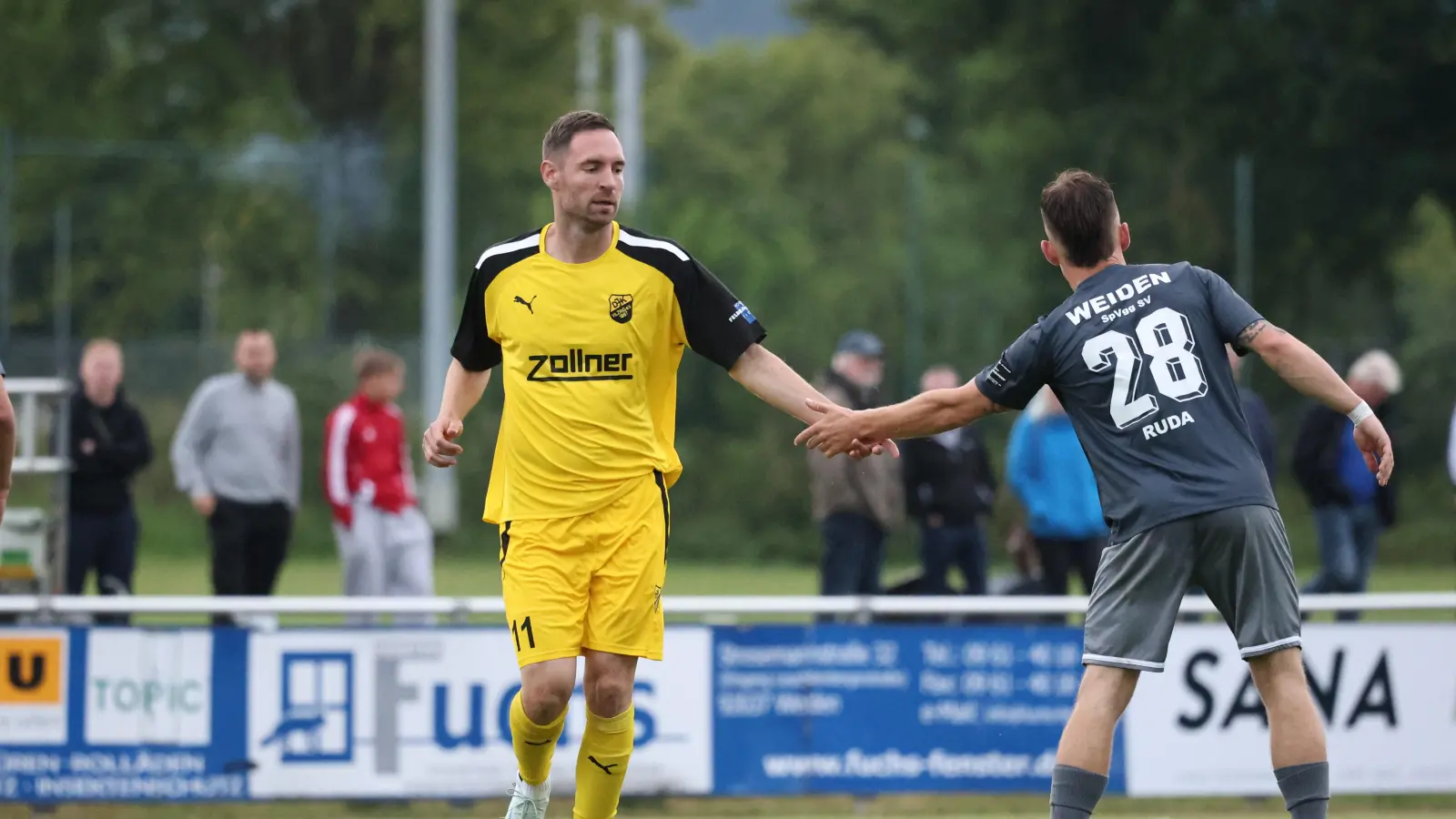 Markus Ziereis (gelbes Trikot/Szene aus einem bei einem früheren Spiel gegen die SpVgg SV Weiden) schoss für Vilzing das Siegtor gegen den SSV Jahn.  (Archivbild: Dieter Jäschke)