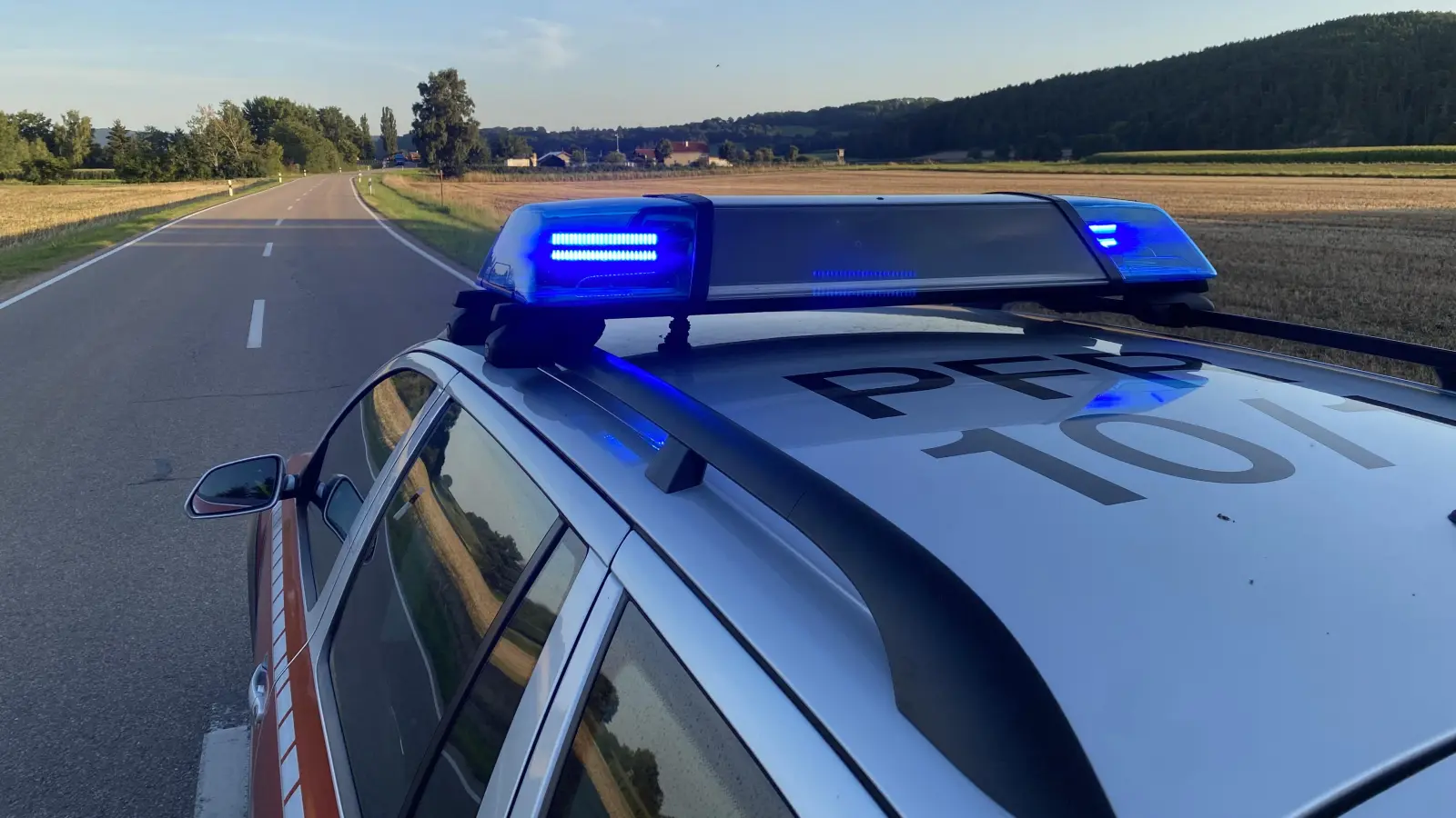 Zwischen Pfreimd und Nabburg hat sich am Donnerstagnachmittag ein schwerer Unfall ereignet. (Bild: Sebastian Böhm)