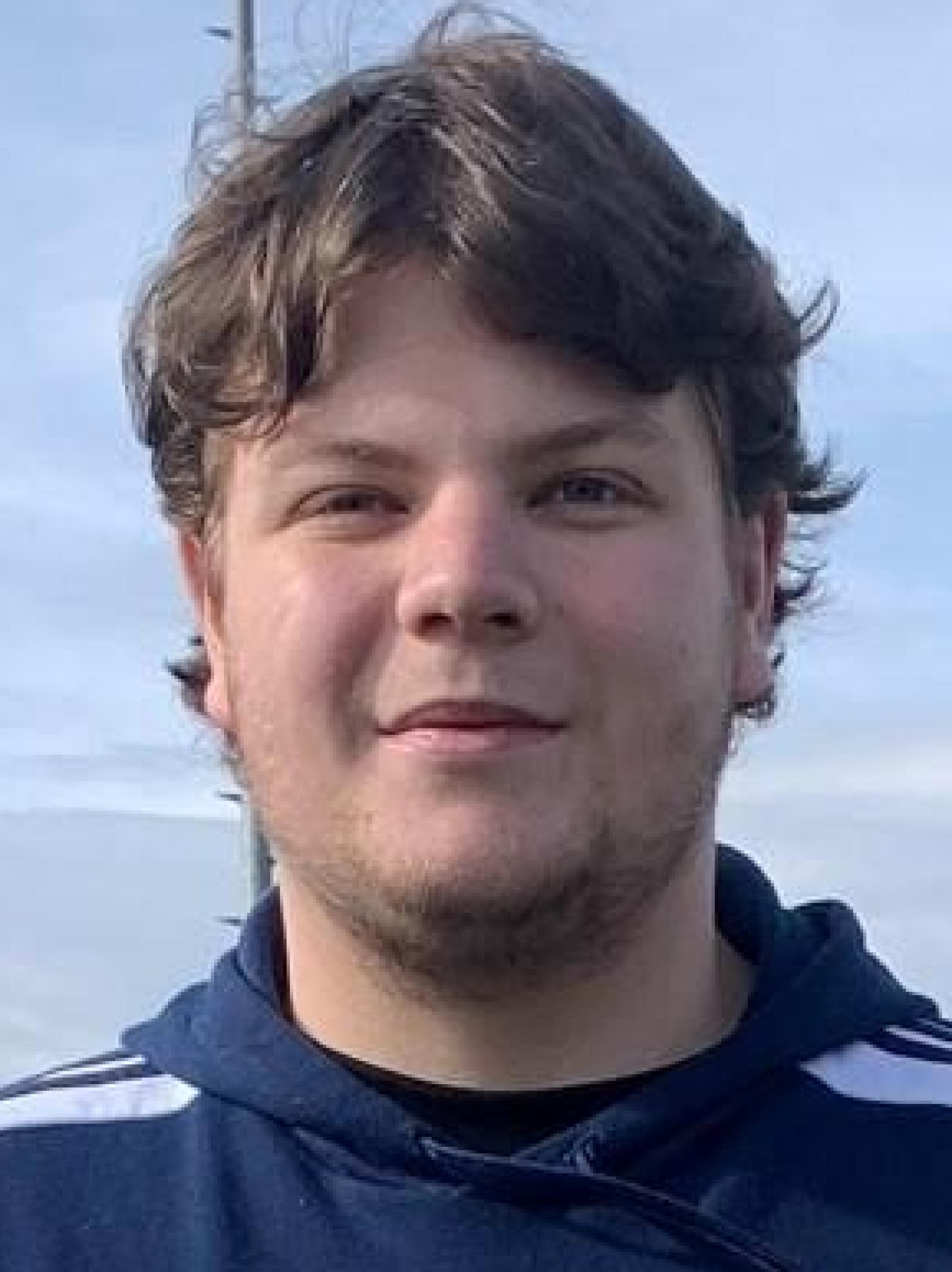 Bastian Rubenbauer vom SV Raigering hat den „Bayern-Treffer des Monats” Januar erzielt und steht nun zur Wahl bei der Abstimmung zum Tor der Saison 2023/24. (Bild: Bayerischer Rundfunk)