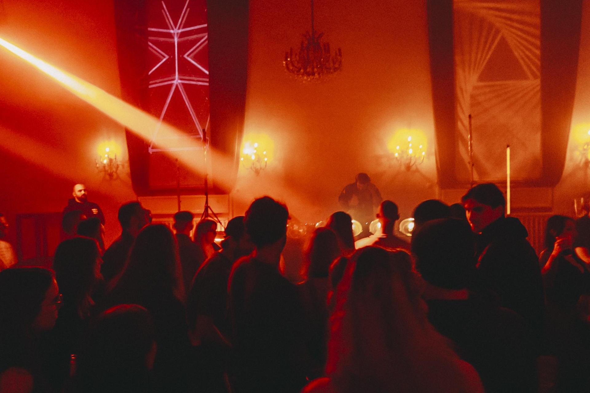 Dieses Wochenende gleich zweimal ins Casino. Oder woandershin. (Archivbild: Lolografie)