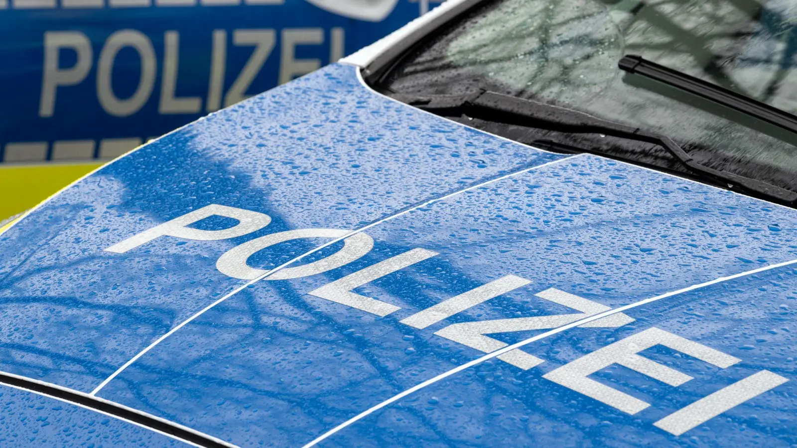 Bei einem Verkehrsunfall in Hahnbach gibt es zwei Verletzte.  (Bild: Soeren Stache/dpa)