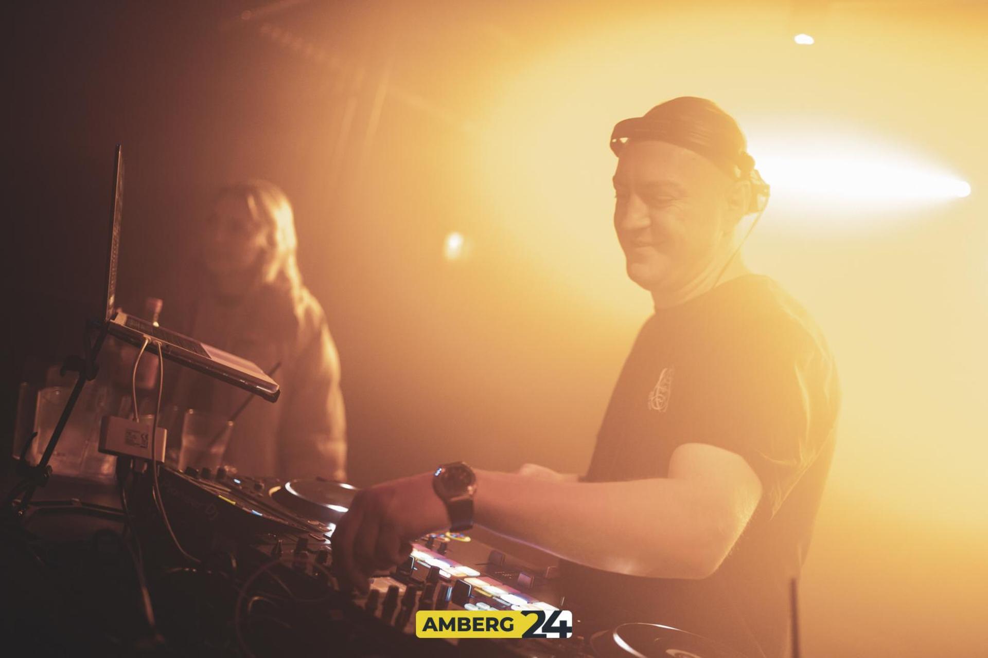 Kinkerlitzchen im Happy Rock. Das sind die Bilder. (Bild: Martin Sponsel)