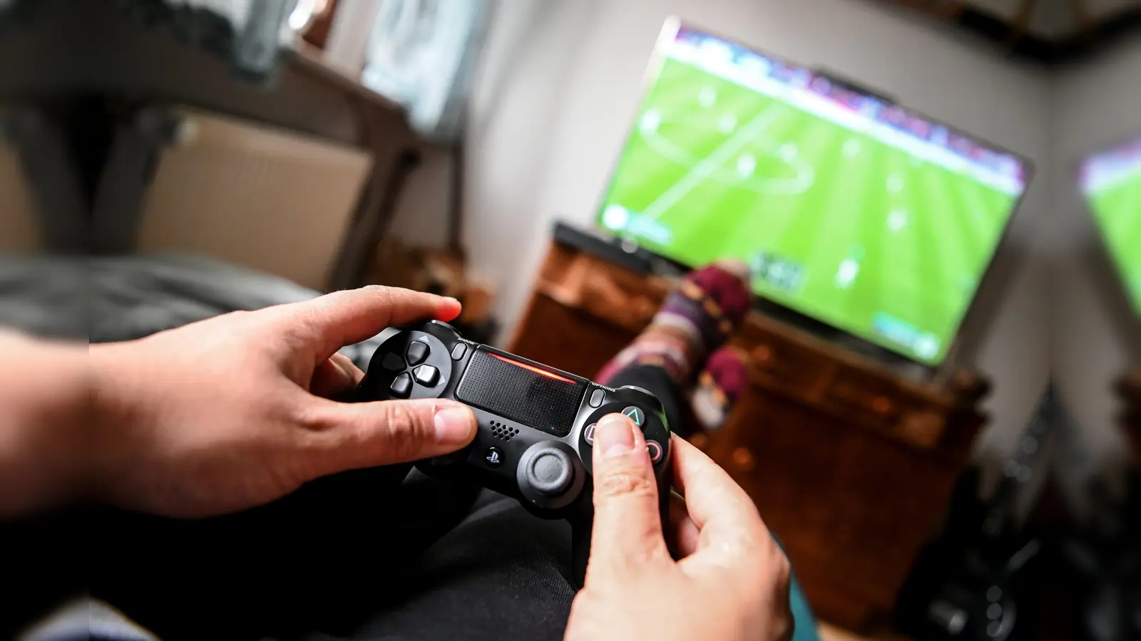 Ein 23-Jähriger freute sich schon aufs Zocken, nachdem er eine Spielekonsole ersteigert hatte. Nur: Angekommen ist bei ihm bis heute noch nichts.  (Bild: Britta Pedersen)