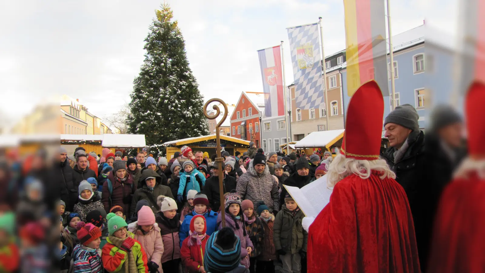 Wegen des Weihnachtsmarktes in Hirschau fahren die Buslinien 455 und 463 am 1. Adventswochenende nicht durch die Innenstadt. (Archivbild: Josef Birner)
