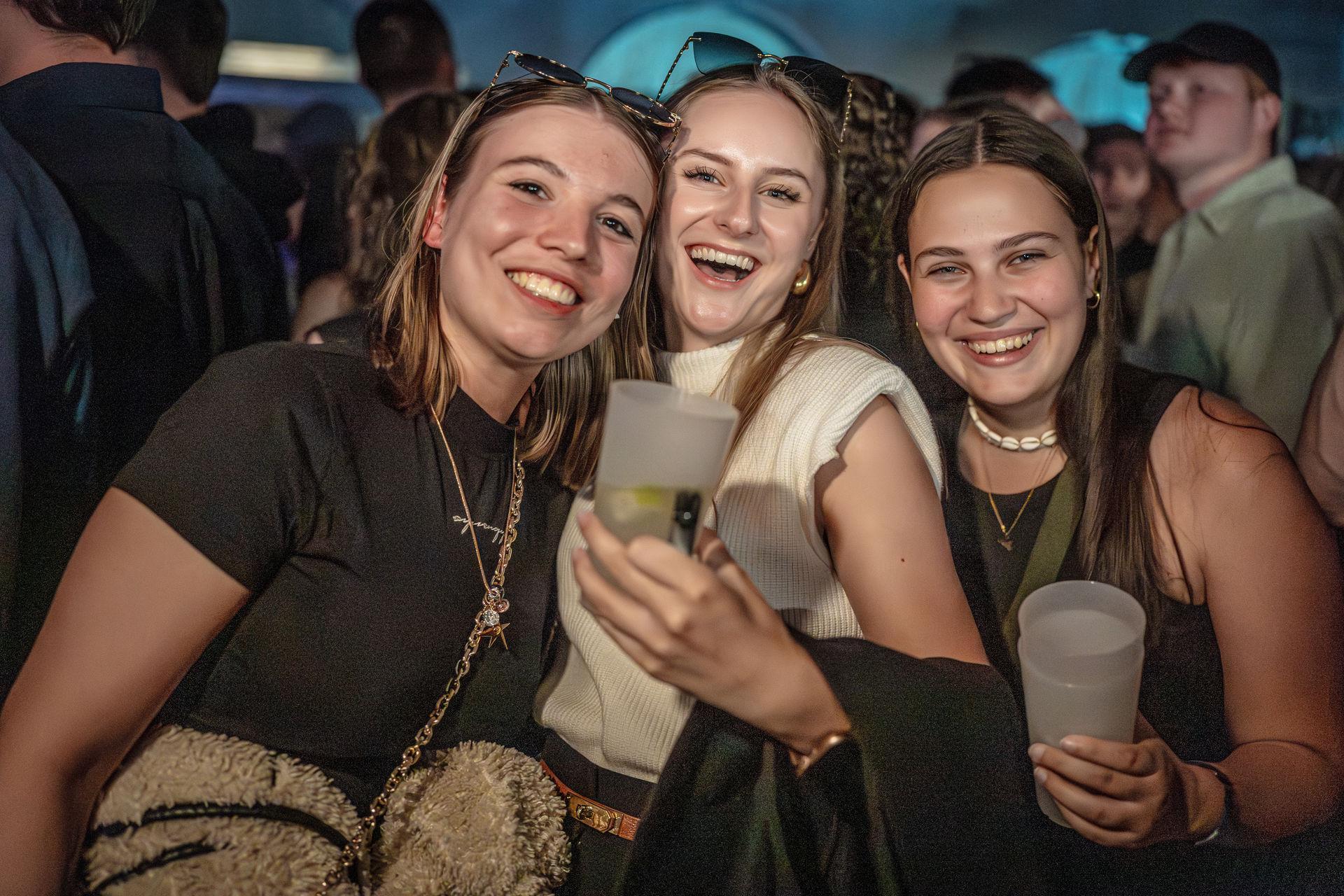 Amberg feiert Altstadtfest und macht die Nacht zum Tag. (Bild: Michael Golinski)