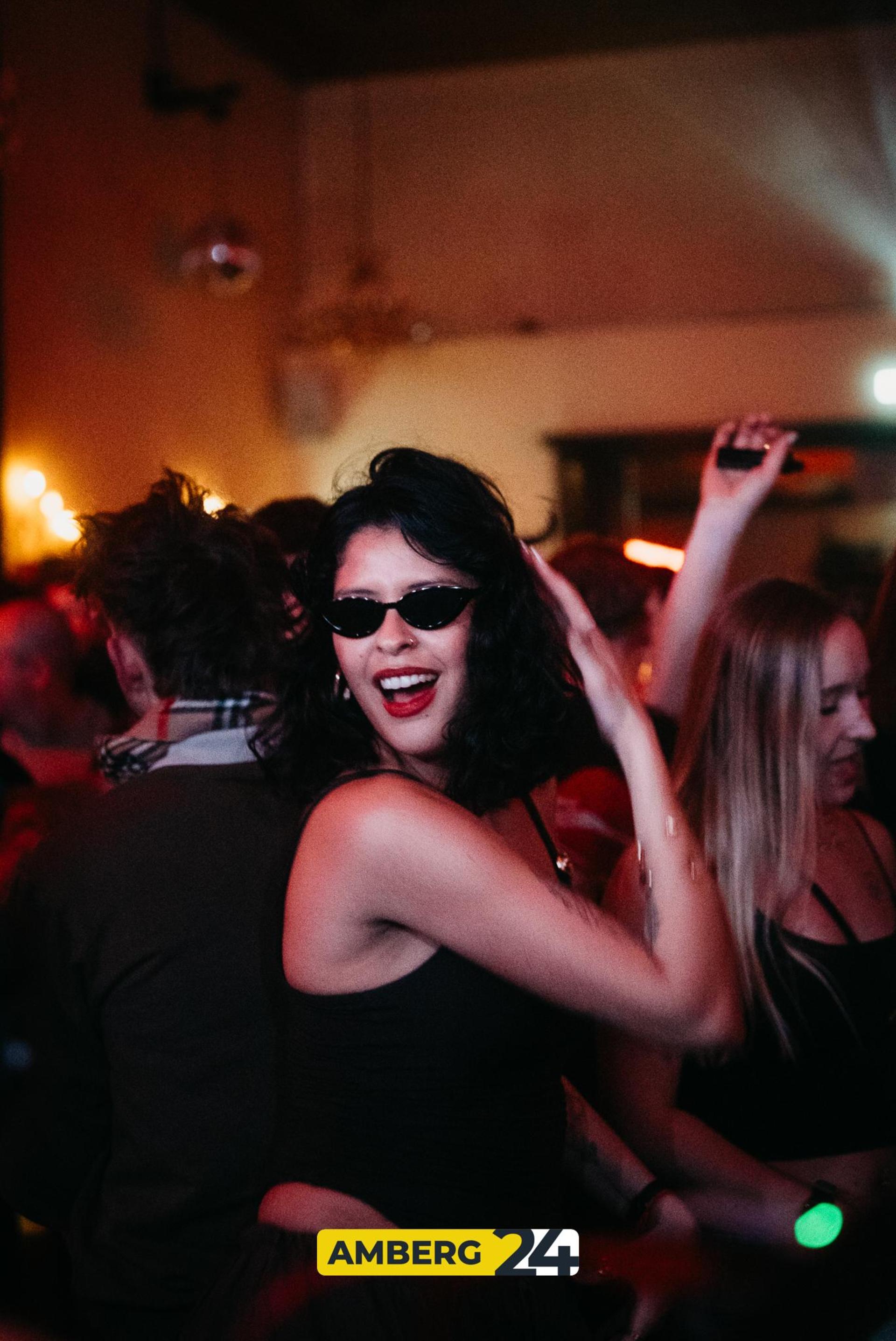 Im Casino-Saal war am Samstag die erste VIBES-Party des Jahres. (Bild: Mario Donhauser)