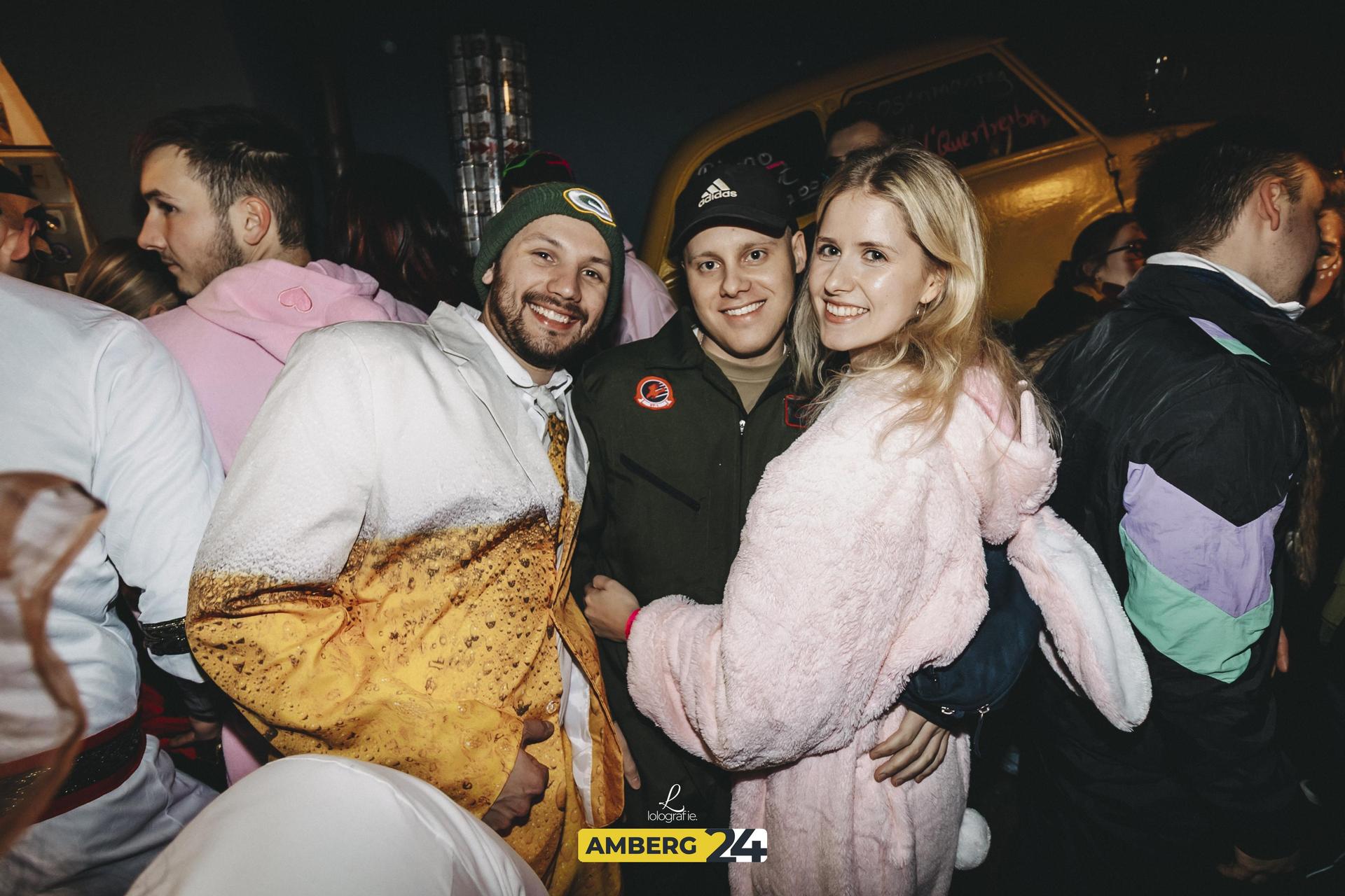 Im Blauen Haus wurde während der Hexennacht ebenfalls gefeiert. Wir wünschen viel Spaß mit den Fotos. (Bild: Leonie Hartung)