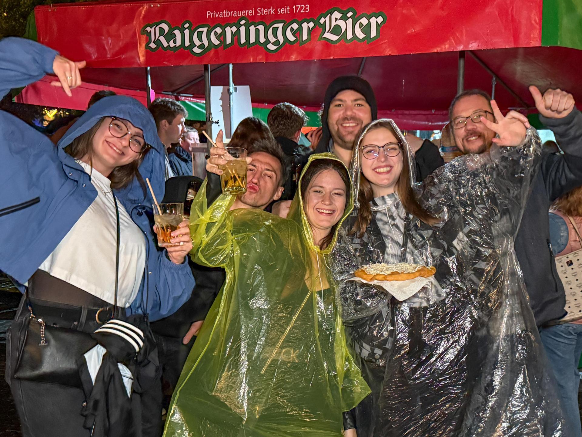 Das 50. Altstadtfest in Amberg am Freitagabend. Marktplatz. (Bild: Petra Hartl)