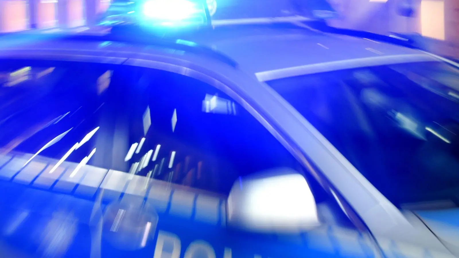 Gegen vier Jugendliche ist wegen Hakenkreuz-Schmierereien in Bayreuth Anklage erhoben worden. (Bild: Carsten Rehder/dpa)