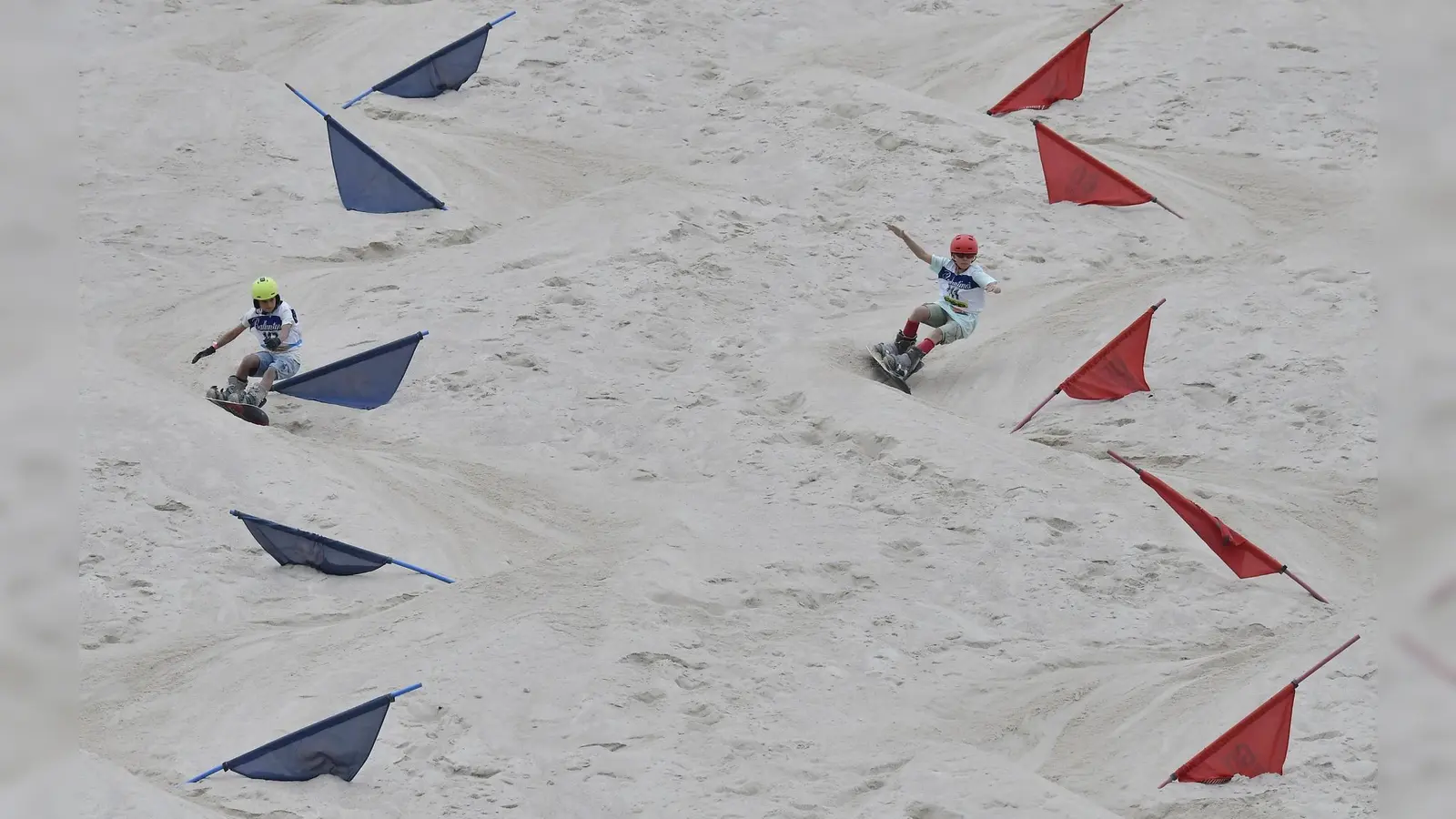 Der Parallel-Slalom war eine Disziplin beim Sandspirit am Monte Kaolino. (Bild: Hubert Ziegler)