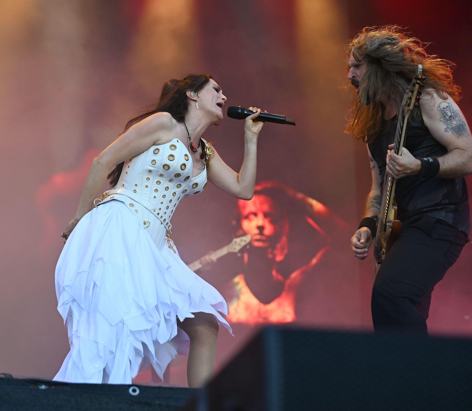 Die Niederländer von Within Temptation sind der Geheimtipp am Sonntag. (Bild: Tobias Schwarzmeier)