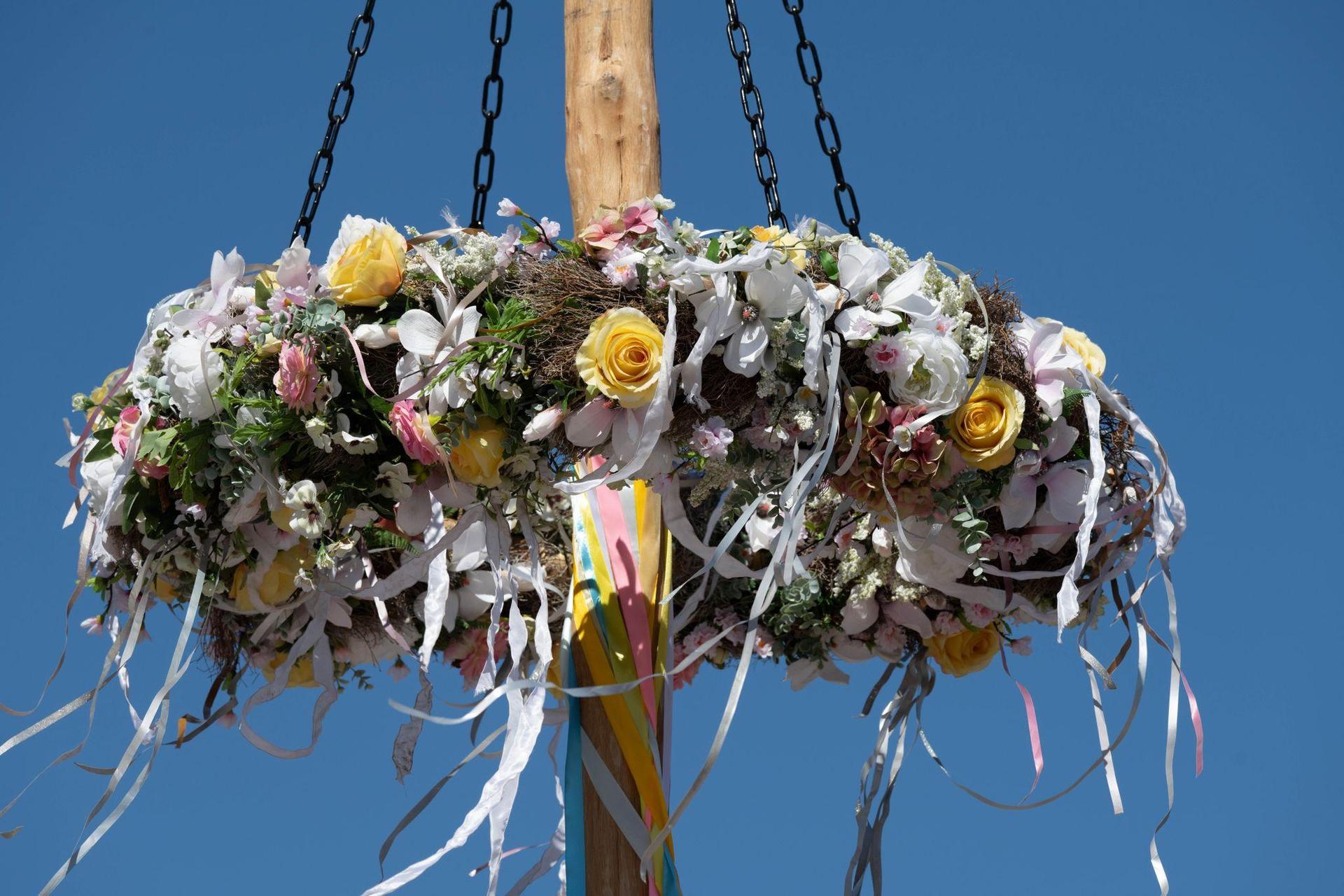 Maibaum oder Kirwabaum, das ist die Frage. (Symbolbild: Stefan Sauer/dpa)