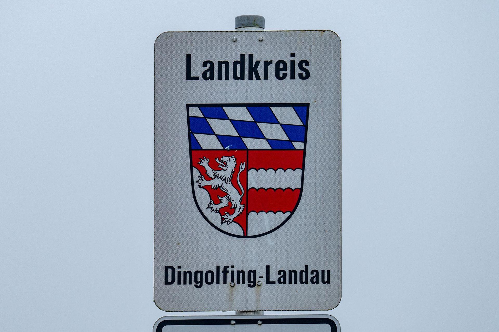 Mutmaßliches Anschlagsziel war ein Weihnachtsmarkt im Raum Dingolfing.  (Bild: Armin Weigel/dpa)