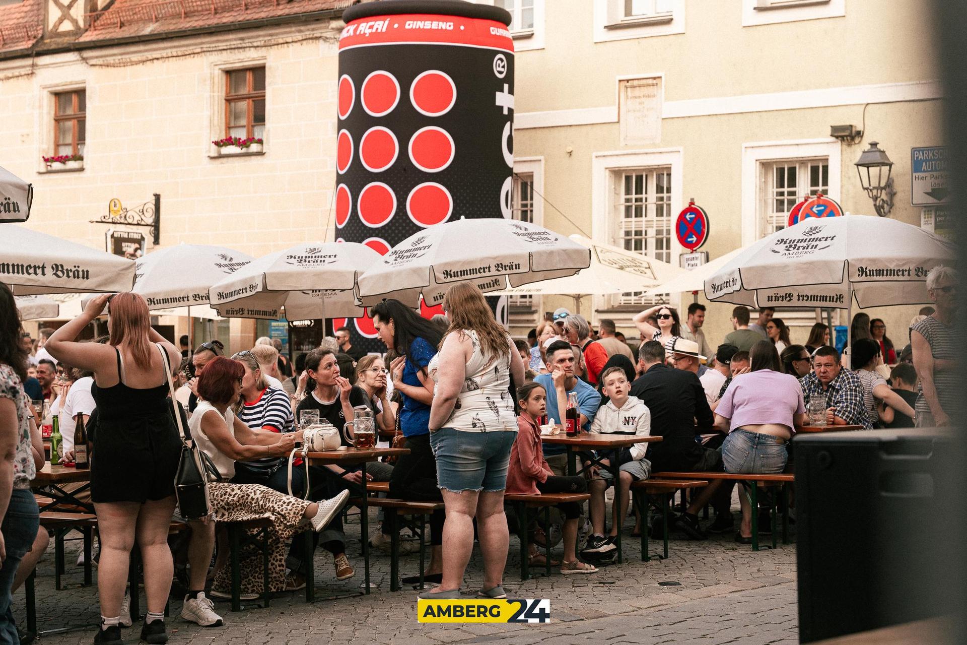Partystimmung pur gab&#39;s auch auf dem Malteserplatz! (Bild: David Mueller)