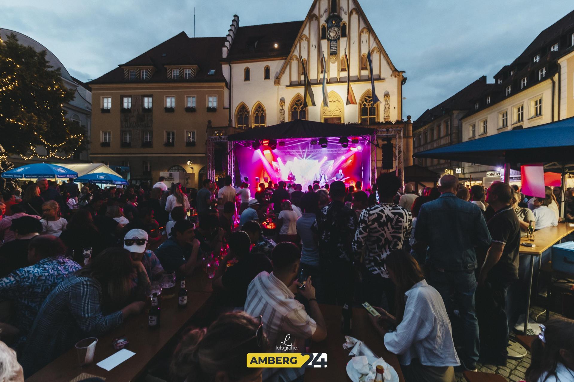 Das Amberger Altstadtfest vibet. (Archivbild: Lolografie)