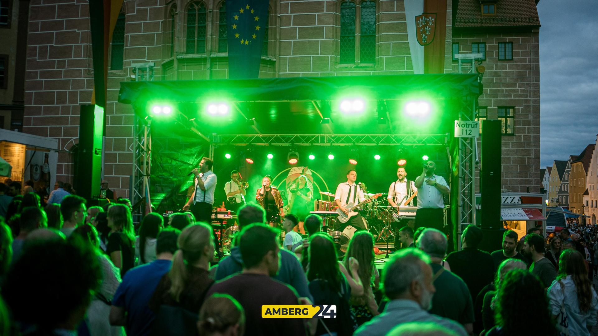 Das sind die Bilder vom Freitagabend vom 2025er-Altstadtfest in Sulzbach-Rosenberg. (Bild: Mario Donhauser)