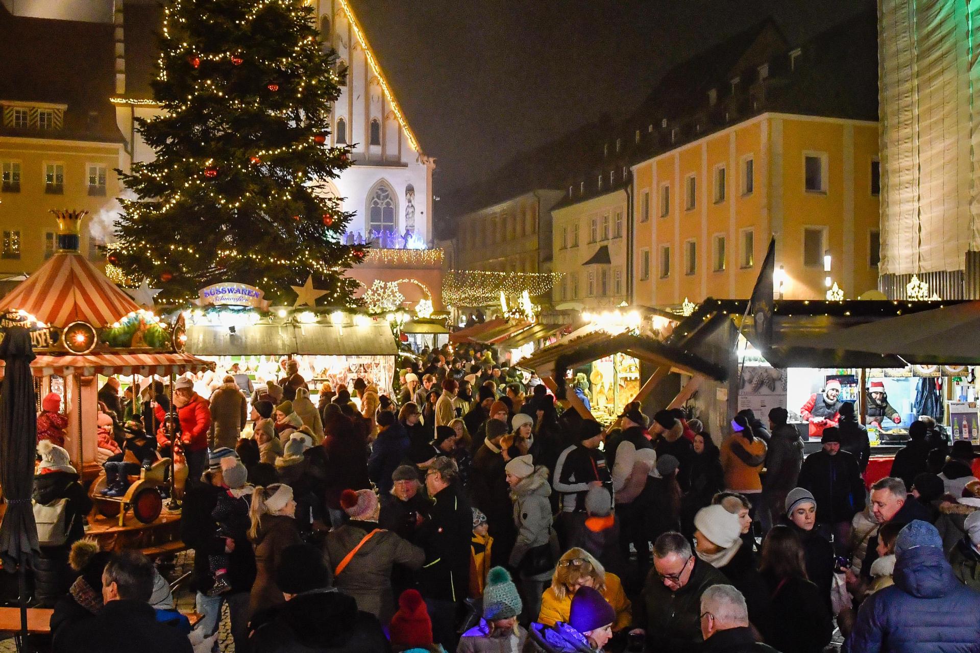 Weihnachtsmarkt oder Genussmarkt? Das ist wohl die Frage. (Bild: Petra Hartl)