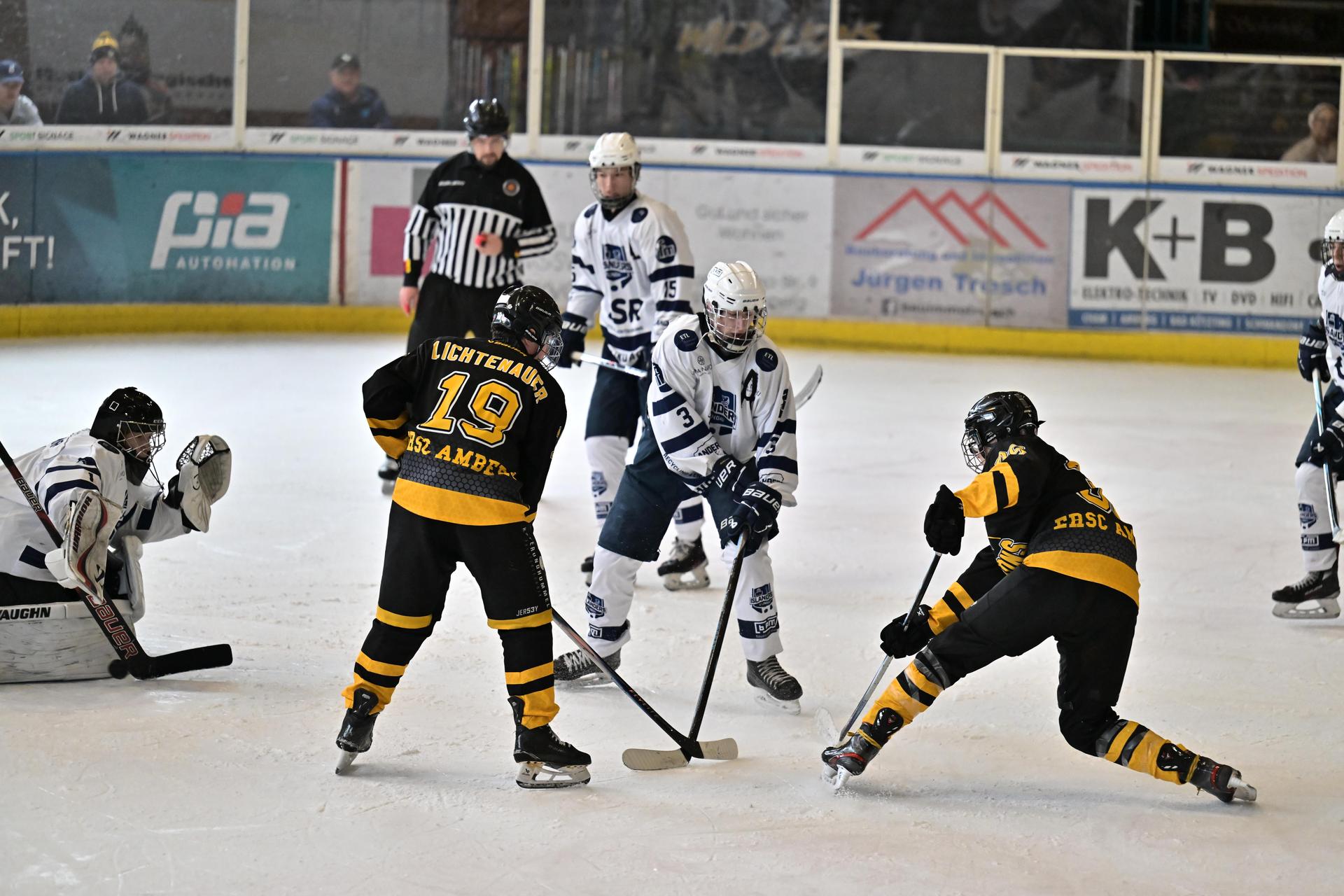 Eishockey Landesliga-Meisterschaft der U17 mit ERSC Amberg.  (Bild: Hubert Ziegler)