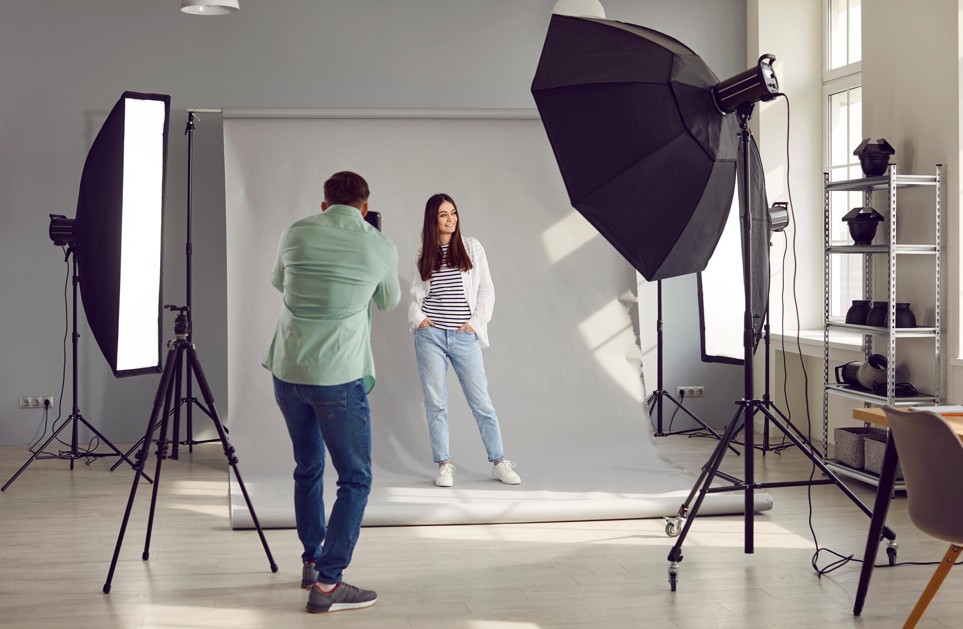 Der erste Eindruck ist wichtig - auch beim Bewerbungsfoto. (Bild: Studio Romantik / Adobe Stock)