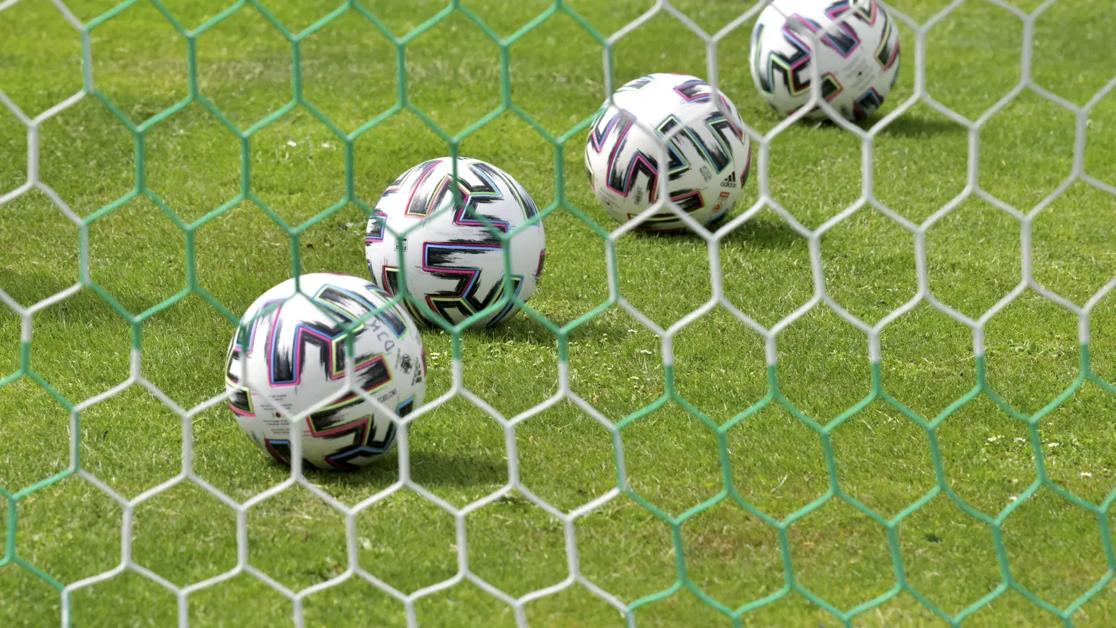 Bei einem Fußballturnier in Erlangen musste die Polizei anrücken. (Symbolbild: Hubert Ziegler)