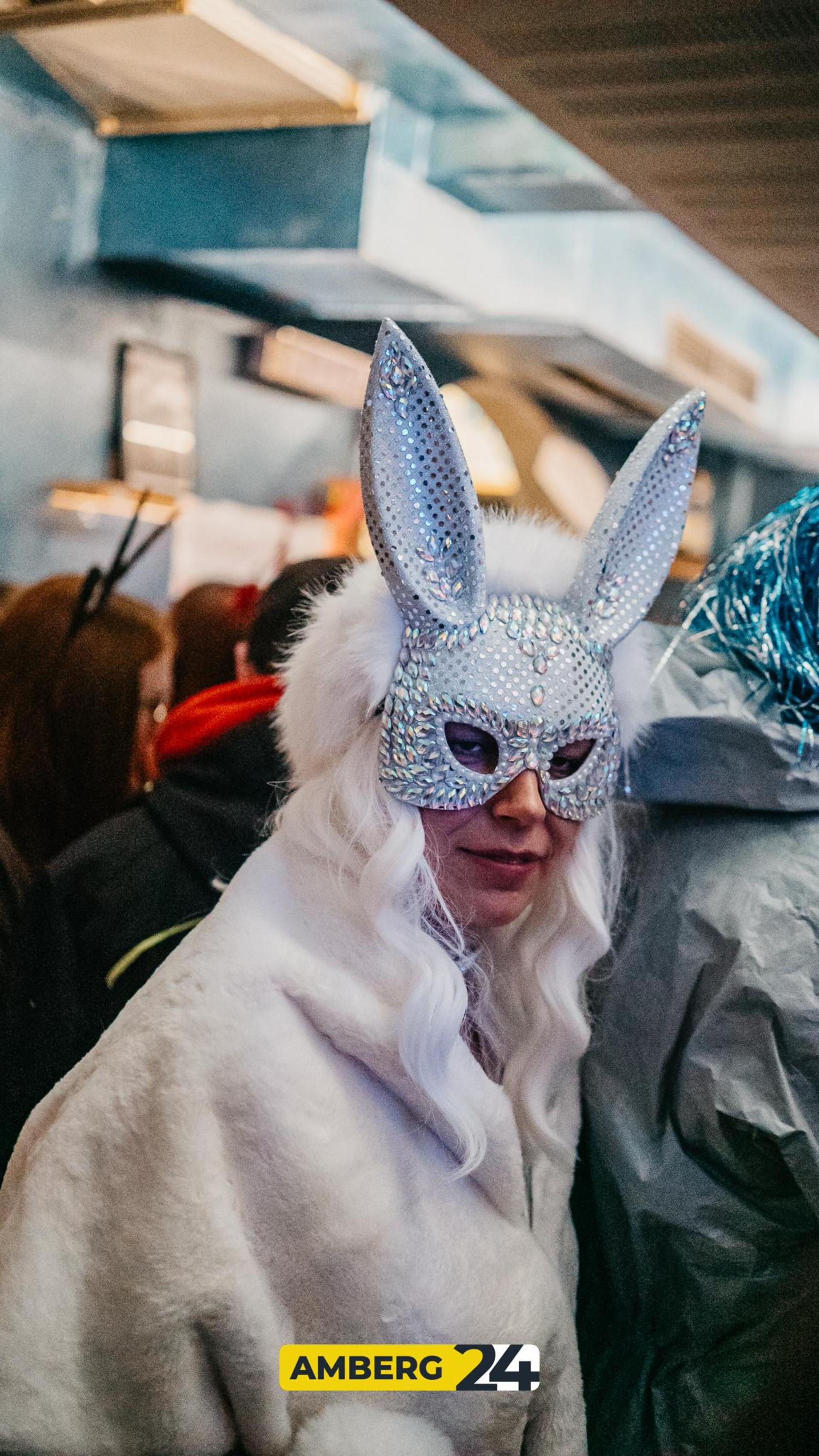 Auch im Blauen Haus waren am Donnerstag die Hexen los.  (Bild: Mario Donhauser)