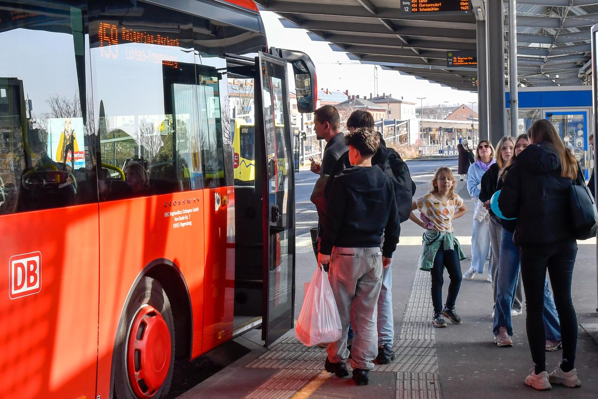 Vier Haltestellen der Linie 410 in Amberg können am Dienstag und Mittwoch, 21. und 22. Juli, nicht angefahren werden. (Symbolbild: Petra Hartl)