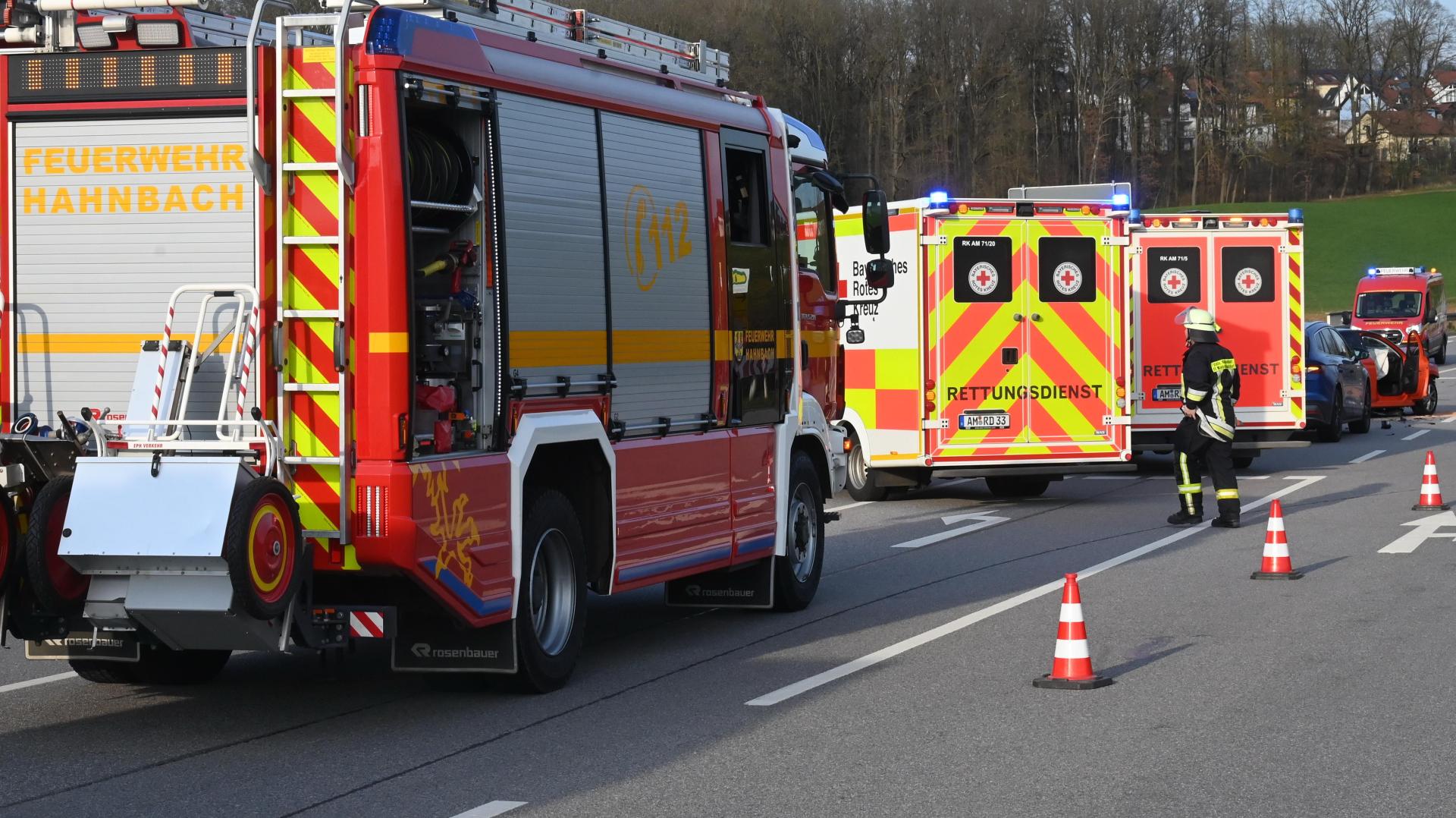 Drei Verletzte gab es am Mittwoch bei einem Unfall mit drei beteiligten Autos auf der B 14 bei Gebenbach. (Bild: gf)