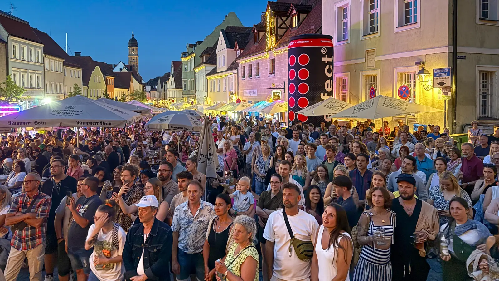 Das Amberger Altstadtfest lockt in jedem Jahr tausende von Menschen in die Altstadt. Das wird es auch im kommenden Jahr wieder tun.  (Archivbild: Petra Hartl)