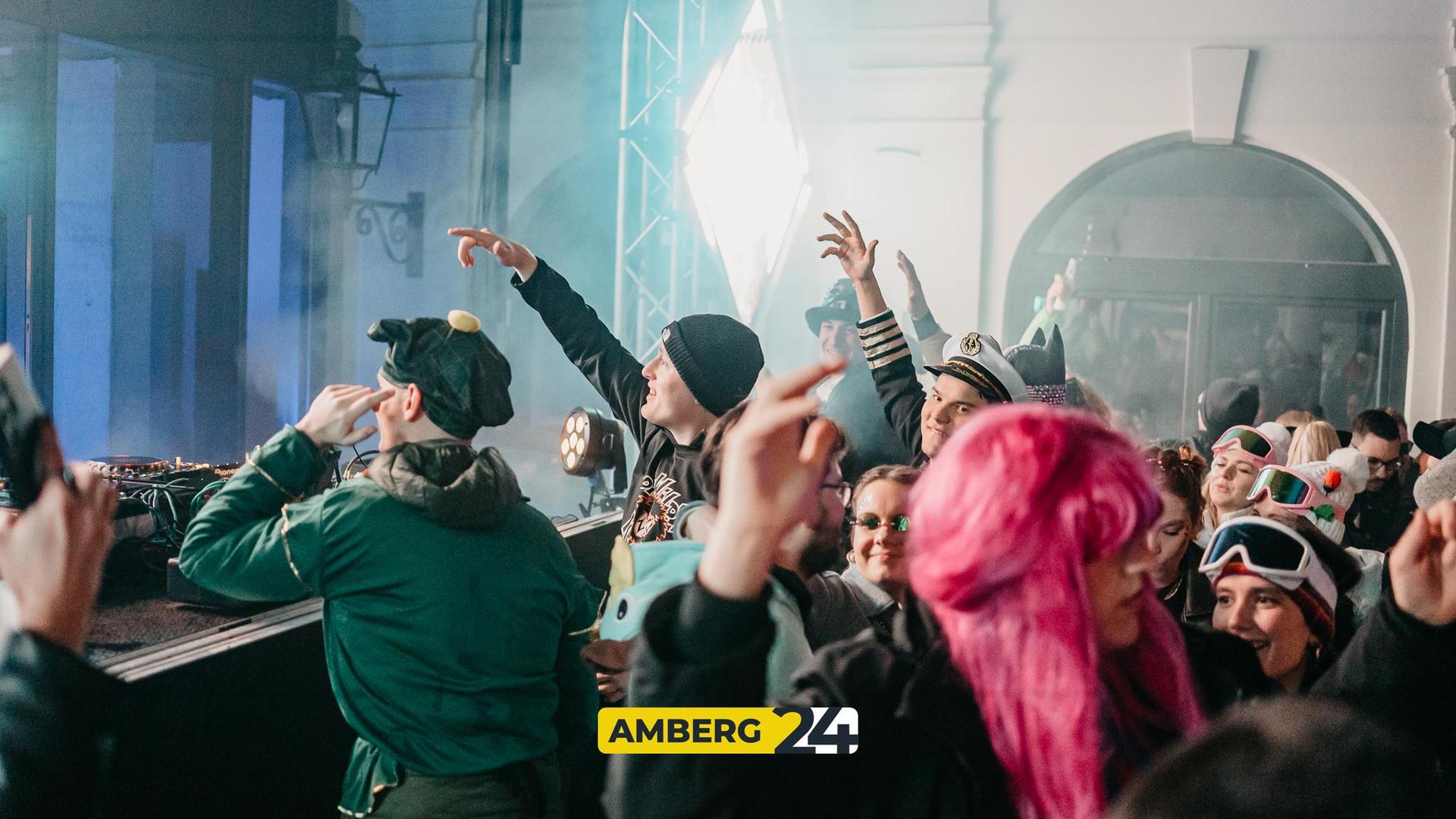 Wie die Hexennacht in den Drei Höfen gefeiert wurde, zeigen die Bilder von Fotograf Mario. (Bild: Mario Donhauser)