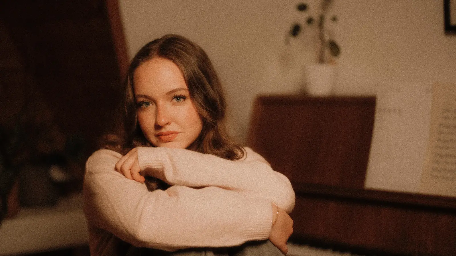 Anna Leanne aus Amberg veröffentlicht ihre Debüt-Single „Slow burn”. (Bild: Jacky Kannengießer)