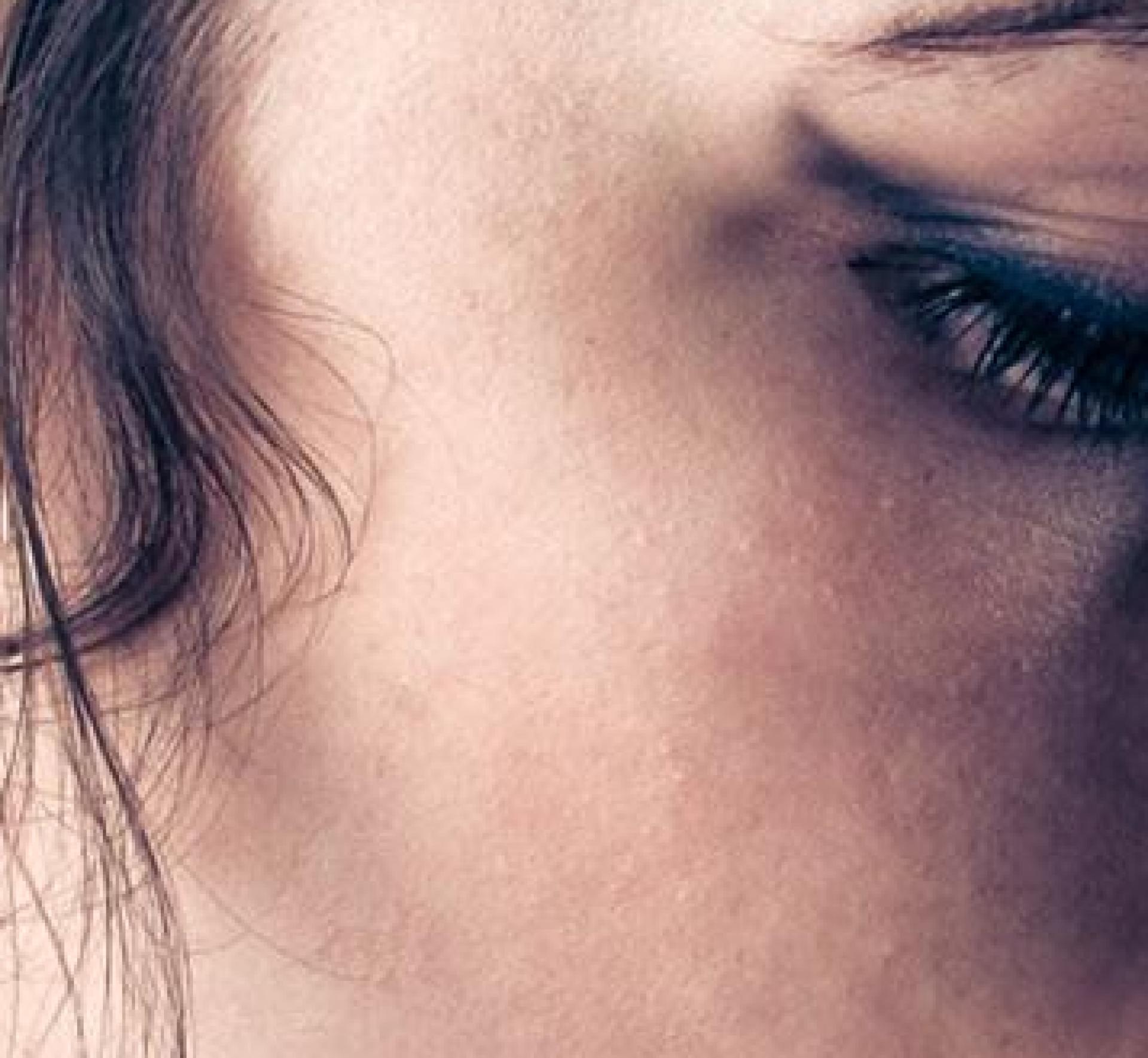 Bei einem Besuch im Piercing-Studio gibt es einiges zu beachten. (Bild: olly ? stock.adobe.com)