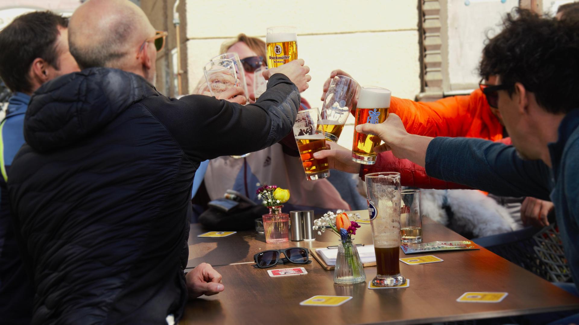 Im warmen Sonnenschein war das Daydrinking im Colomba Entspannung pur. (Bild: Marlin Nixdorf)