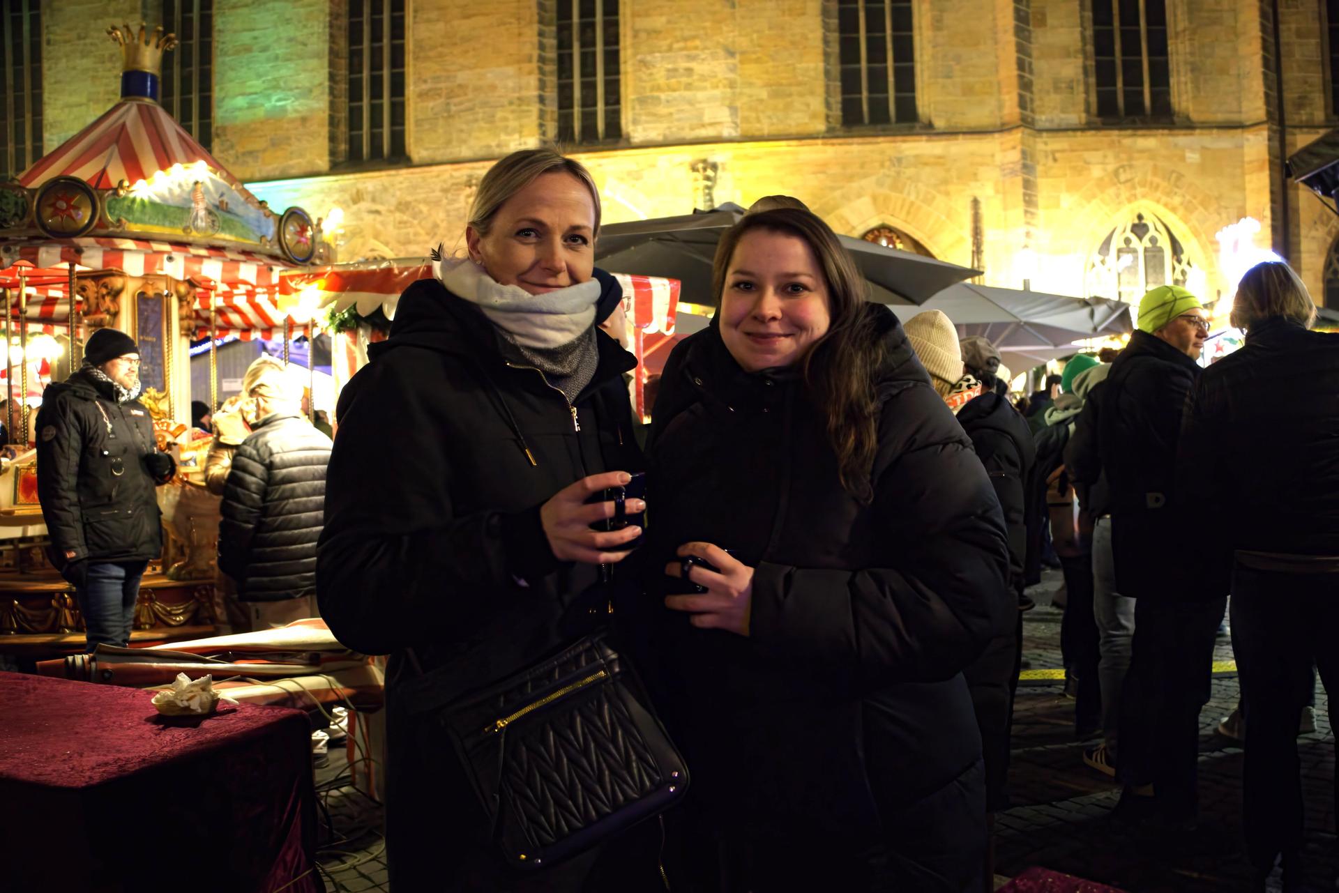 Karaoke auf dem Amberger Weihnachtsmarkt. Das sind die besten Bilder. (Bild: mni)
