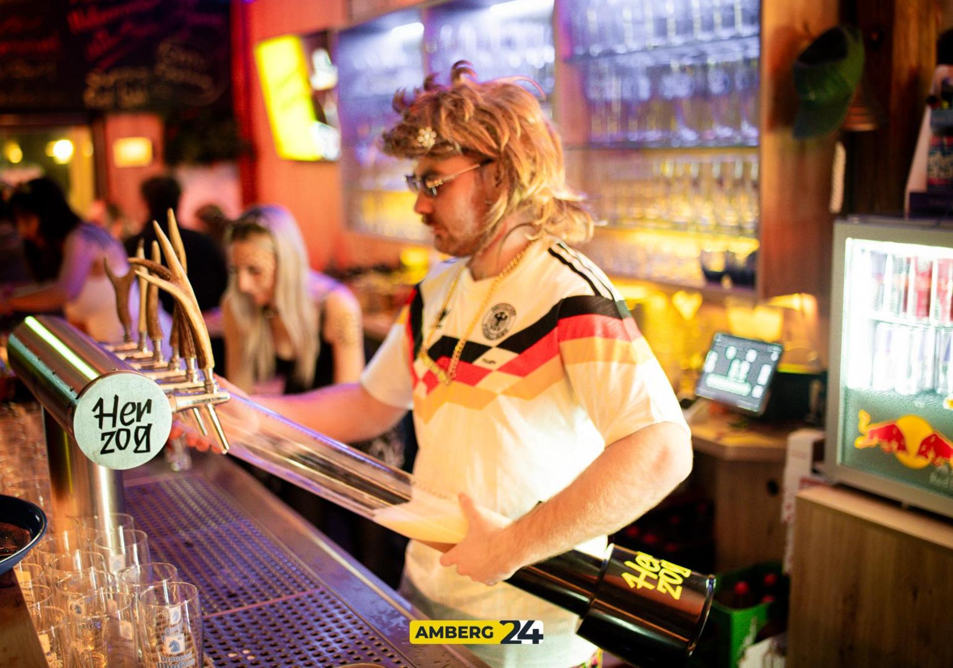 Im „Herzog” in Sulzbach-Rosenberg stieg am Samstag der Hausfasching.  (Bild: Julia Bär)