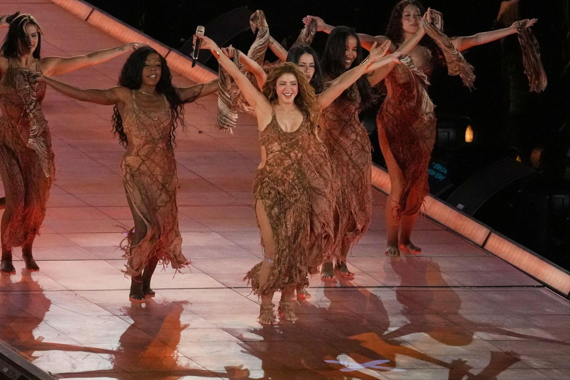 „Das ist ein Traum”: Die 49-jährige Shakira zeigte sich vor ihren mexikanischen Fans begeistert. (Bild: Marco Ugarte/AP/dpa)