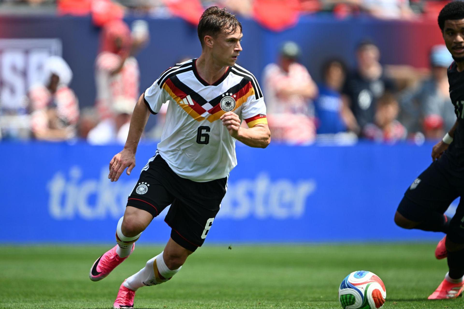 Dynamisch in Offensive und Defensive: Kapitän Joshua Kimmich. (Bild: Federico Gambarini/dpa)