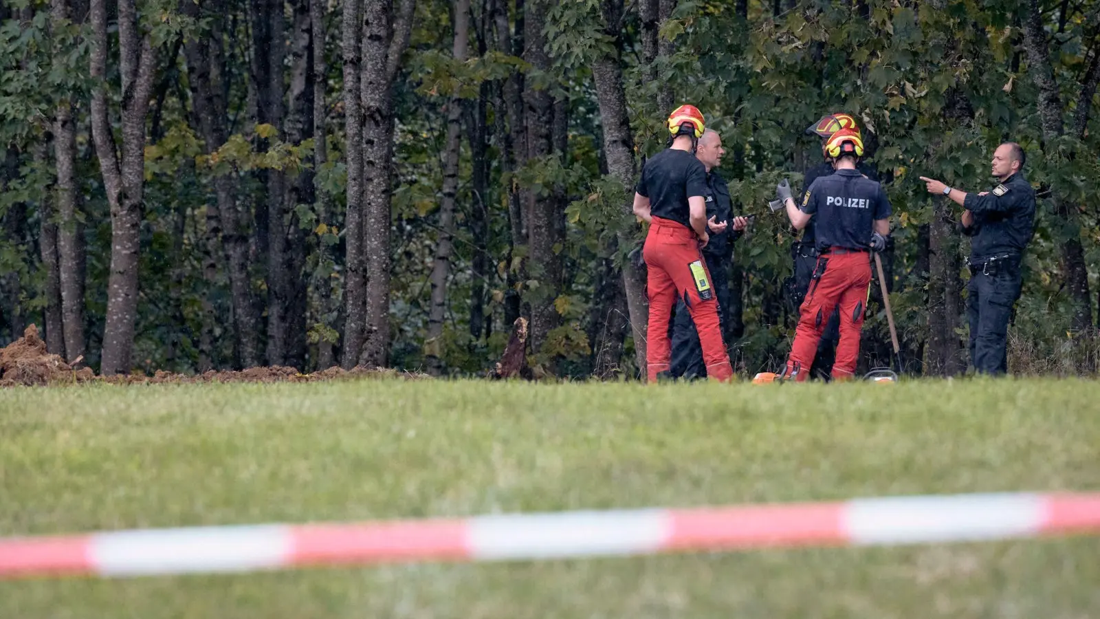 Menschliche Überreste bei Kadenzhofen entdeckt: Gibt es eine Verbindung zum Vermisstenfall Langley? (Bild: Tizian Gerbing/dpa)